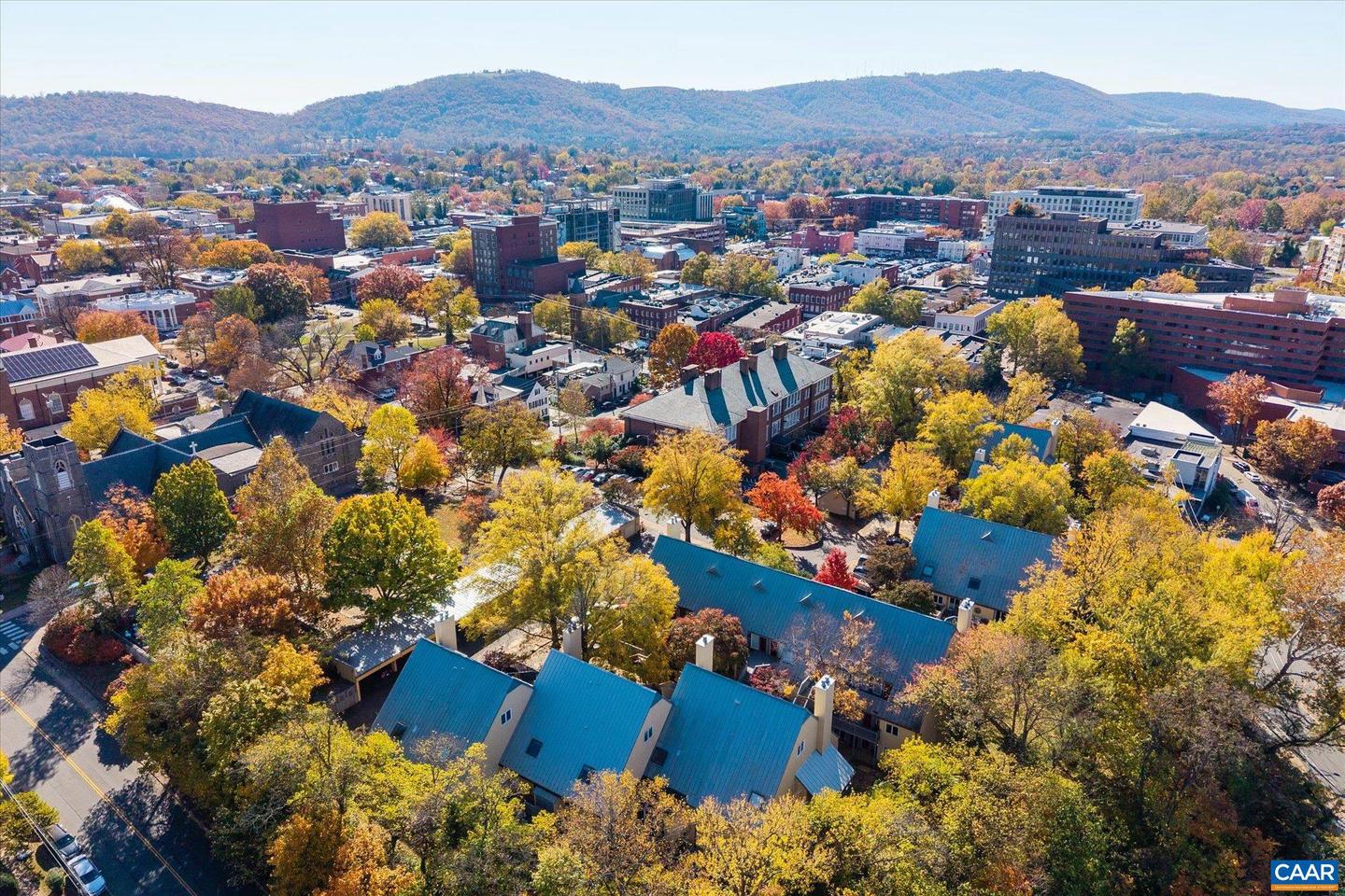 301 NW 2ND ST #C, CHARLOTTESVILLE, Virginia 22902, 2 Bedrooms Bedrooms, ,2 BathroomsBathrooms,Residential,For sale,301 NW 2ND ST #C,670896 MLS # 670896