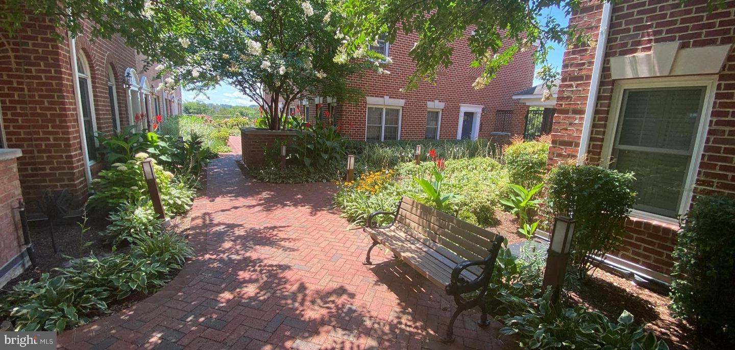 2256 S GARFIELD ST #11, ARLINGTON, Virginia 22206, 3 Bedrooms Bedrooms, ,3 BathroomsBathrooms,Residential,For sale,2256 S GARFIELD ST #11,VAAR2065886 MLS # VAAR2065886