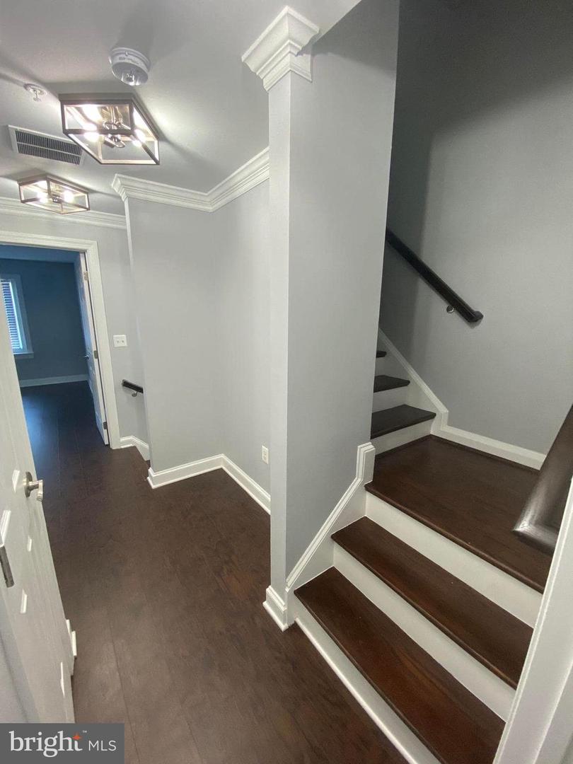 2256 S GARFIELD ST #11, ARLINGTON, Virginia 22206, 3 Bedrooms Bedrooms, ,3 BathroomsBathrooms,Residential,For sale,2256 S GARFIELD ST #11,VAAR2065886 MLS # VAAR2065886