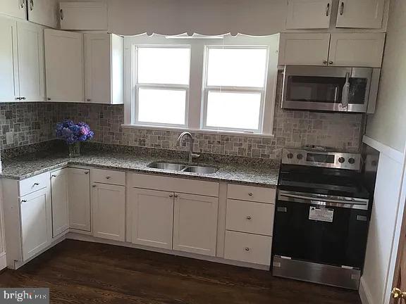 3914 RICHLAND AVE NW, ROANOKE, Virginia 24012, 3 Bedrooms Bedrooms, 7 Rooms Rooms,2 BathroomsBathrooms,Residential,For sale,3914 RICHLAND AVE NW,VARA2000044 MLS # VARA2000044