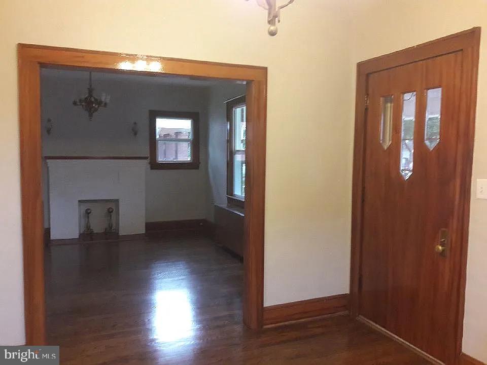 3914 RICHLAND AVE NW, ROANOKE, Virginia 24012, 3 Bedrooms Bedrooms, 7 Rooms Rooms,2 BathroomsBathrooms,Residential,For sale,3914 RICHLAND AVE NW,VARA2000044 MLS # VARA2000044