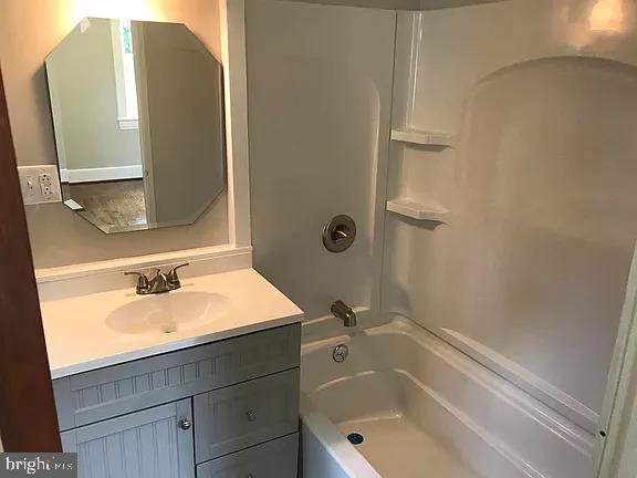 3914 RICHLAND AVE NW, ROANOKE, Virginia 24012, 3 Bedrooms Bedrooms, 7 Rooms Rooms,2 BathroomsBathrooms,Residential,For sale,3914 RICHLAND AVE NW,VARA2000044 MLS # VARA2000044