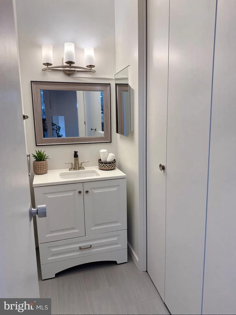 2800 WISCONSIN AVE NW #705, WASHINGTON, District Of Columbia 20007, 2 Rooms Rooms,1 BathroomBathrooms,Residential,For sale,2800 WISCONSIN AVE NW #705,DCDC2231068 MLS # DCDC2231068