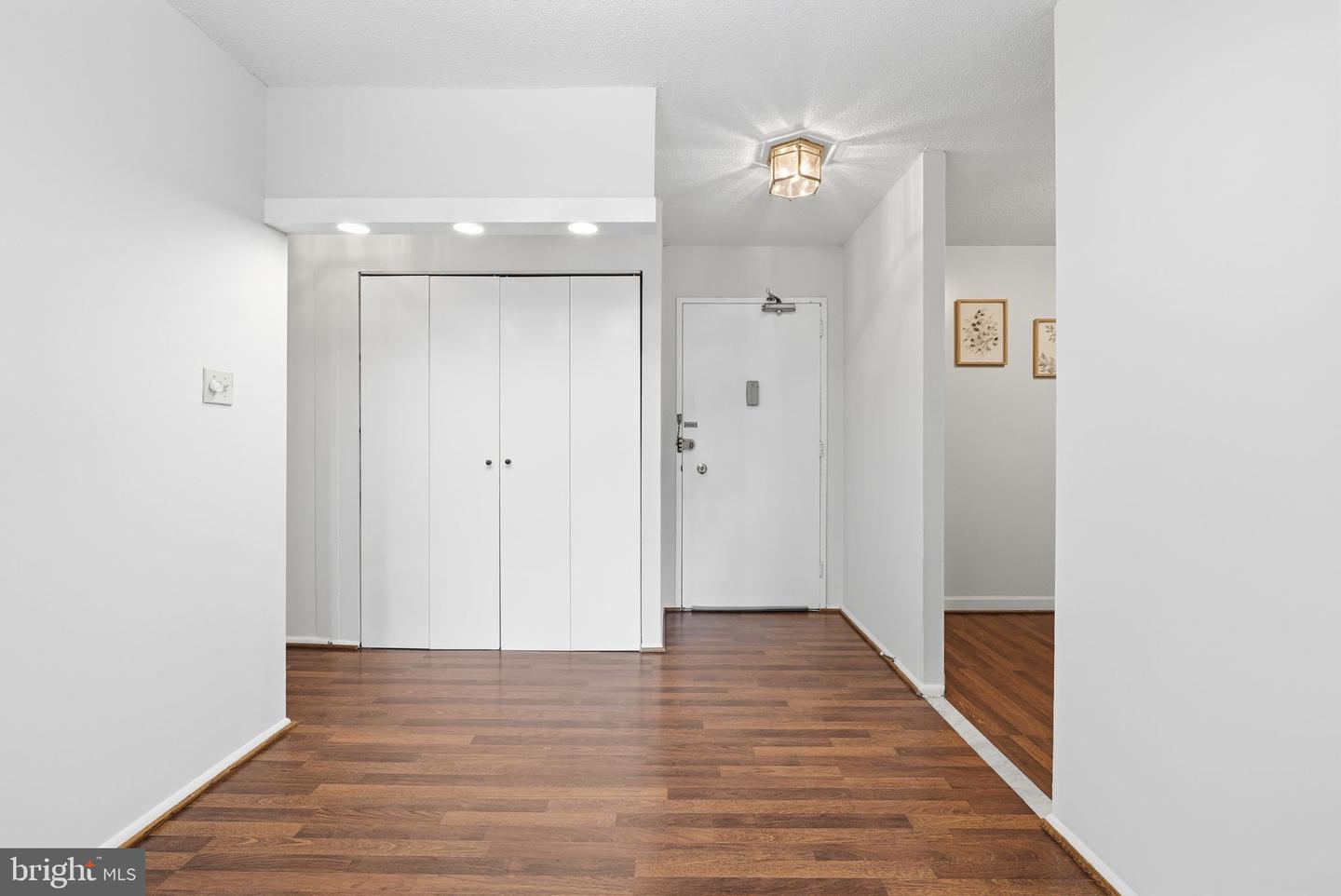 4600 S FOUR MILE RUN DR #321, ARLINGTON, Virginia 22204, 1 Bedroom Bedrooms, ,1 BathroomBathrooms,Residential,For sale,4600 S FOUR MILE RUN DR #321,VAAR2065268 MLS # VAAR2065268