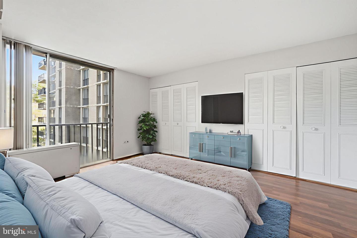 4600 S FOUR MILE RUN DR #321, ARLINGTON, Virginia 22204, 1 Bedroom Bedrooms, ,1 BathroomBathrooms,Residential,For sale,4600 S FOUR MILE RUN DR #321,VAAR2065268 MLS # VAAR2065268