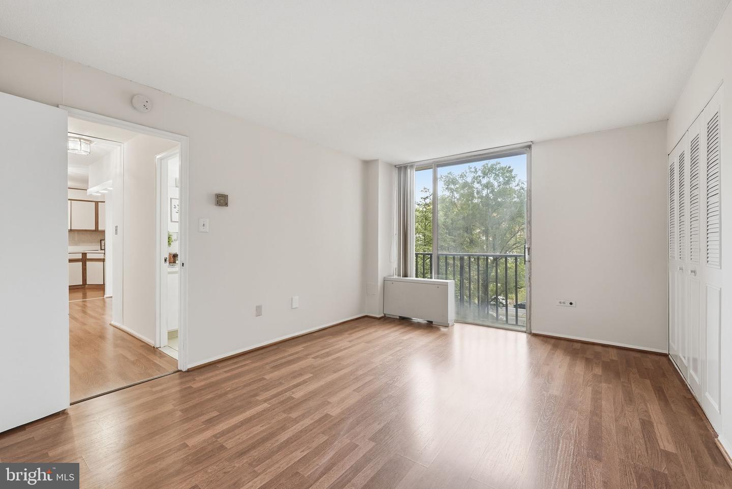 4600 S FOUR MILE RUN DR #321, ARLINGTON, Virginia 22204, 1 Bedroom Bedrooms, ,1 BathroomBathrooms,Residential,For sale,4600 S FOUR MILE RUN DR #321,VAAR2065268 MLS # VAAR2065268