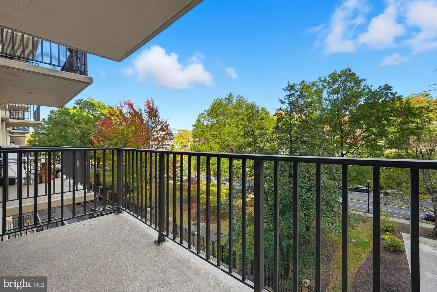 4600 S FOUR MILE RUN DR #321, ARLINGTON, Virginia 22204, 1 Bedroom Bedrooms, ,1 BathroomBathrooms,Residential,For sale,4600 S FOUR MILE RUN DR #321,VAAR2065268 MLS # VAAR2065268