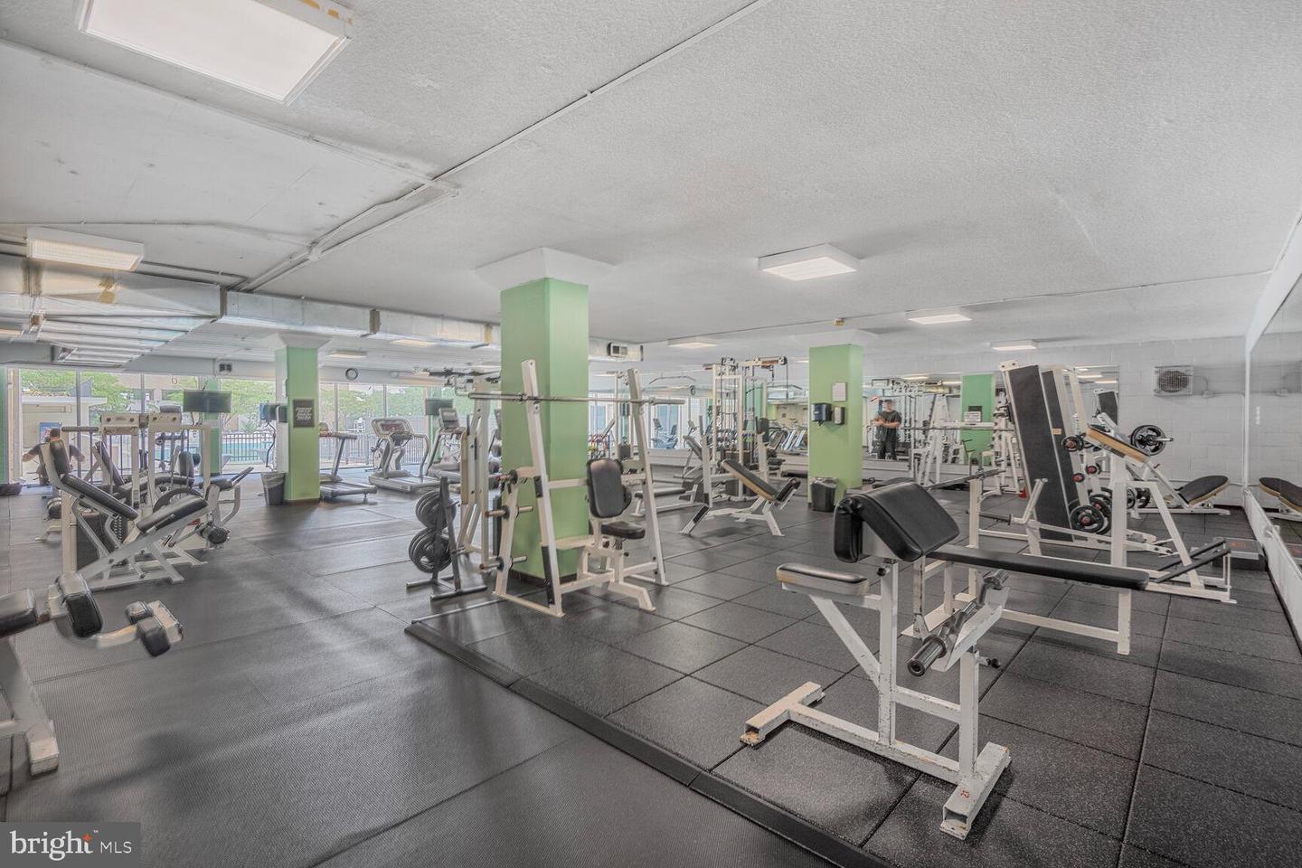 4600 S FOUR MILE RUN DR #321, ARLINGTON, Virginia 22204, 1 Bedroom Bedrooms, ,1 BathroomBathrooms,Residential,For sale,4600 S FOUR MILE RUN DR #321,VAAR2065268 MLS # VAAR2065268