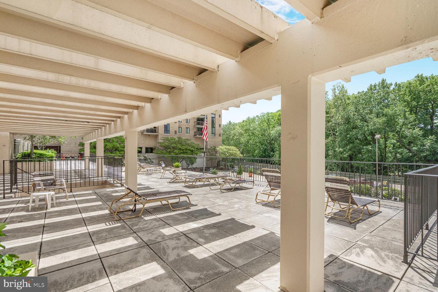 4600 S FOUR MILE RUN DR #321, ARLINGTON, Virginia 22204, 1 Bedroom Bedrooms, ,1 BathroomBathrooms,Residential,For sale,4600 S FOUR MILE RUN DR #321,VAAR2065268 MLS # VAAR2065268