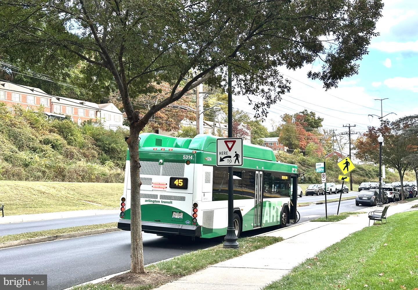 4600 S FOUR MILE RUN DR #321, ARLINGTON, Virginia 22204, 1 Bedroom Bedrooms, ,1 BathroomBathrooms,Residential,For sale,4600 S FOUR MILE RUN DR #321,VAAR2065268 MLS # VAAR2065268