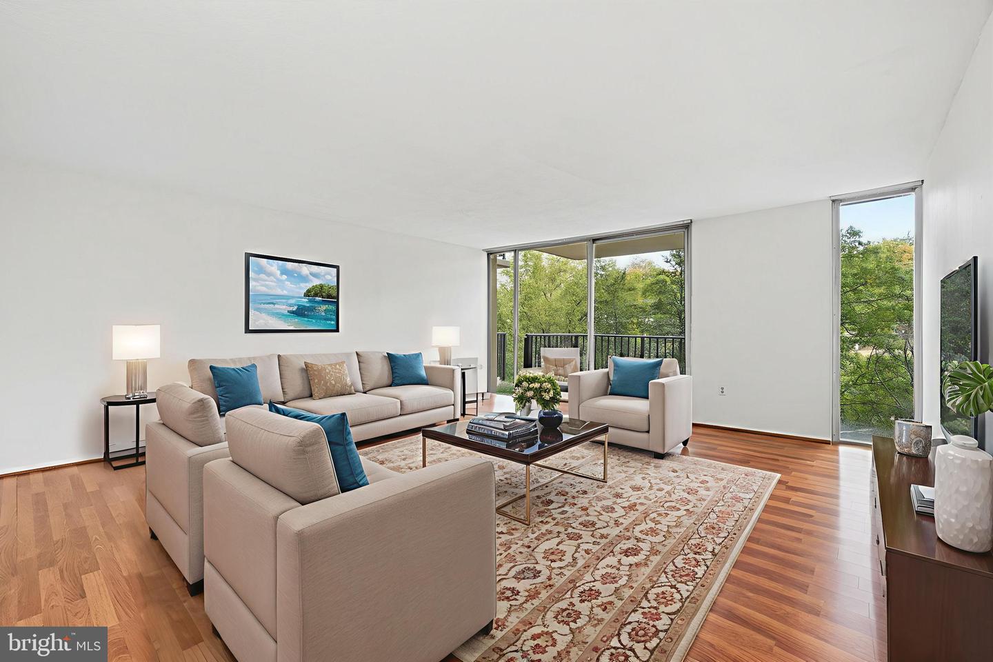 4600 S FOUR MILE RUN DR #321, ARLINGTON, Virginia 22204, 1 Bedroom Bedrooms, ,1 BathroomBathrooms,Residential,For sale,4600 S FOUR MILE RUN DR #321,VAAR2065268 MLS # VAAR2065268