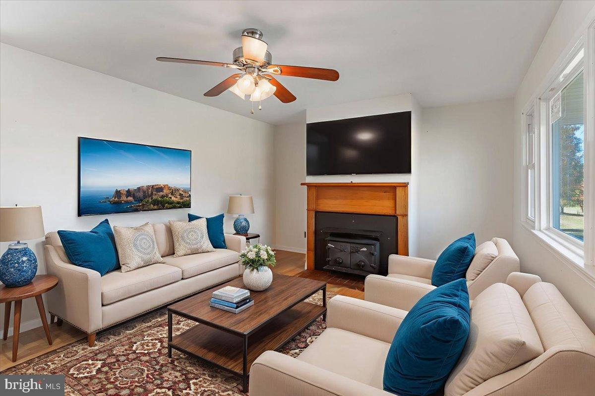 15217 OLD GORDONSVILLE RD, ORANGE, Virginia 22960, 3 Bedrooms Bedrooms, 7 Rooms Rooms,1 BathroomBathrooms,Residential,For sale,15217 OLD GORDONSVILLE RD,VAOR2012720 MLS # VAOR2012720