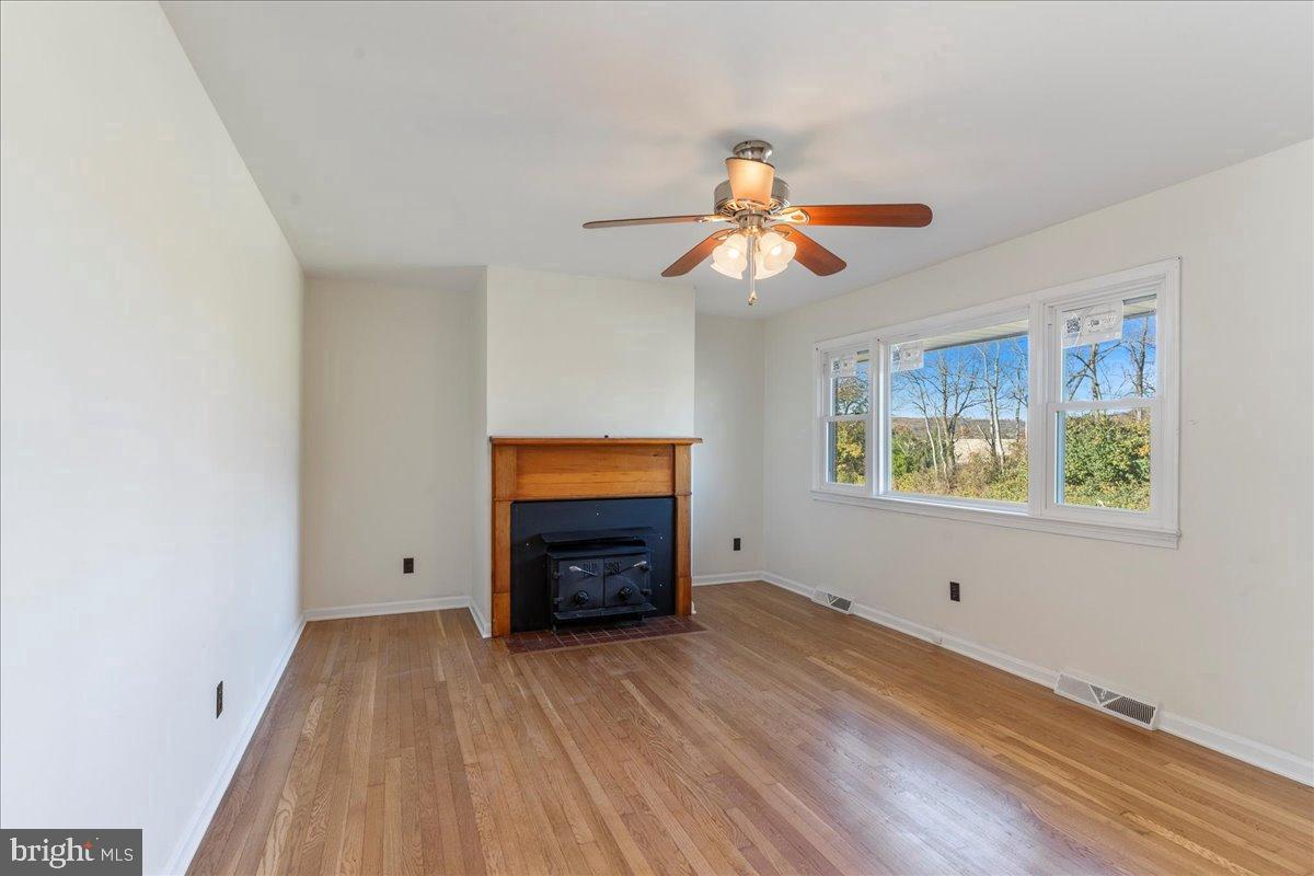 15217 OLD GORDONSVILLE RD, ORANGE, Virginia 22960, 3 Bedrooms Bedrooms, 7 Rooms Rooms,1 BathroomBathrooms,Residential,For sale,15217 OLD GORDONSVILLE RD,VAOR2012720 MLS # VAOR2012720