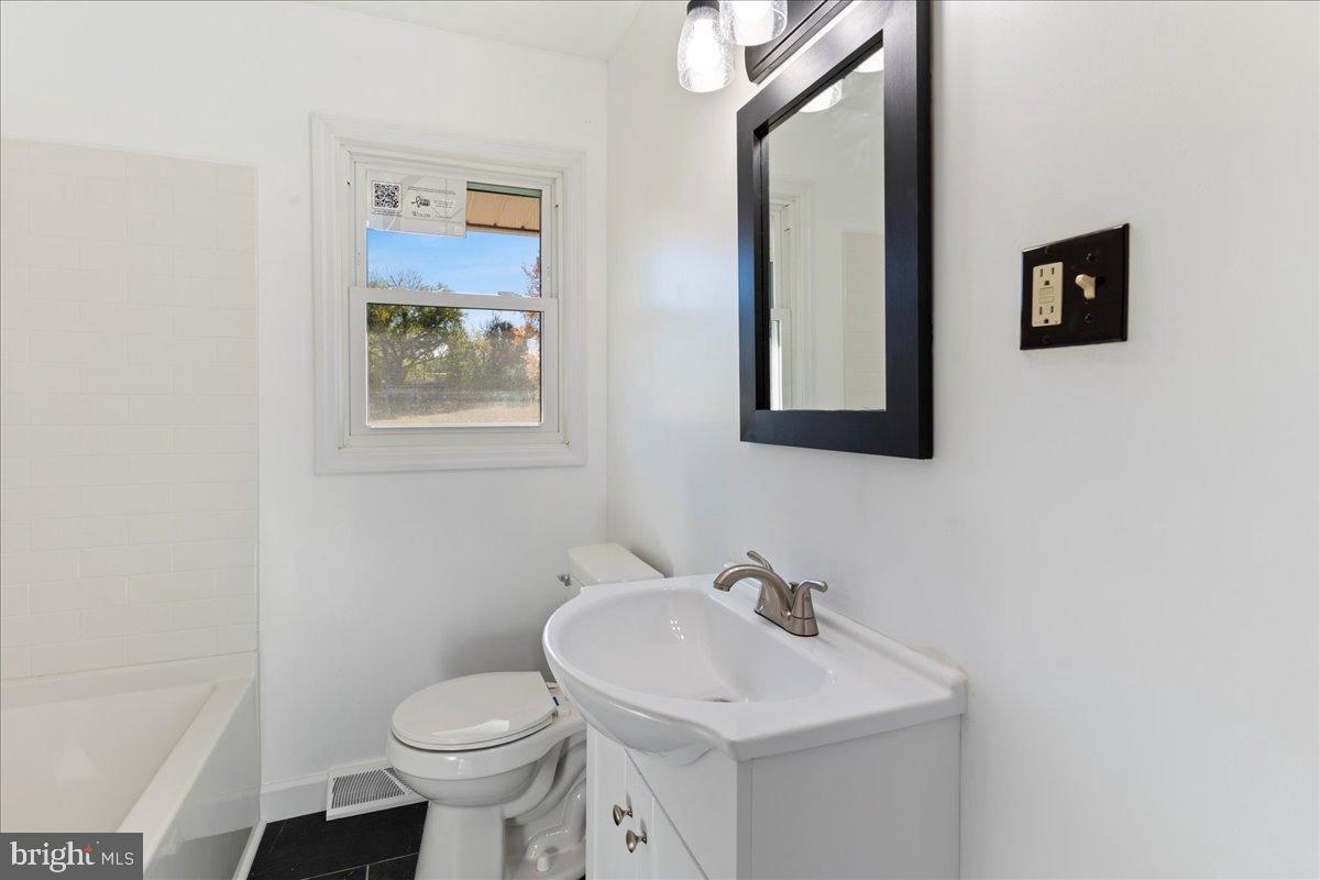 15217 OLD GORDONSVILLE RD, ORANGE, Virginia 22960, 3 Bedrooms Bedrooms, 7 Rooms Rooms,1 BathroomBathrooms,Residential,For sale,15217 OLD GORDONSVILLE RD,VAOR2012720 MLS # VAOR2012720