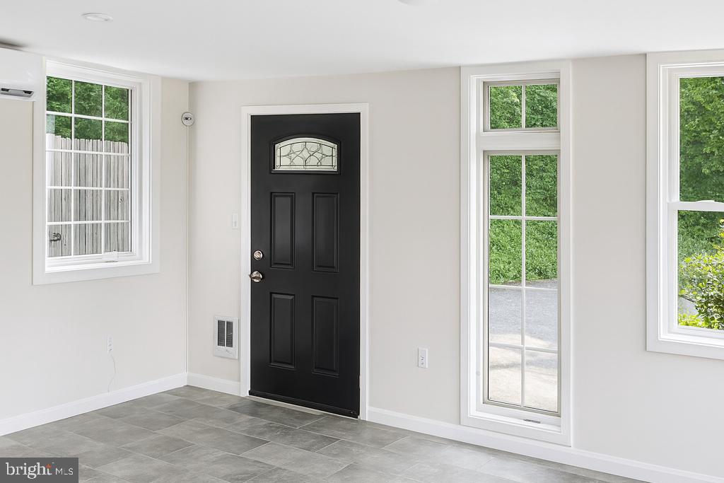 WASHINGTON, District Of Columbia 20020, 4 Bedrooms Bedrooms, 12 Rooms Rooms,3 BathroomsBathrooms,Residential,For sale,DCDC2230646 MLS # DCDC2230646