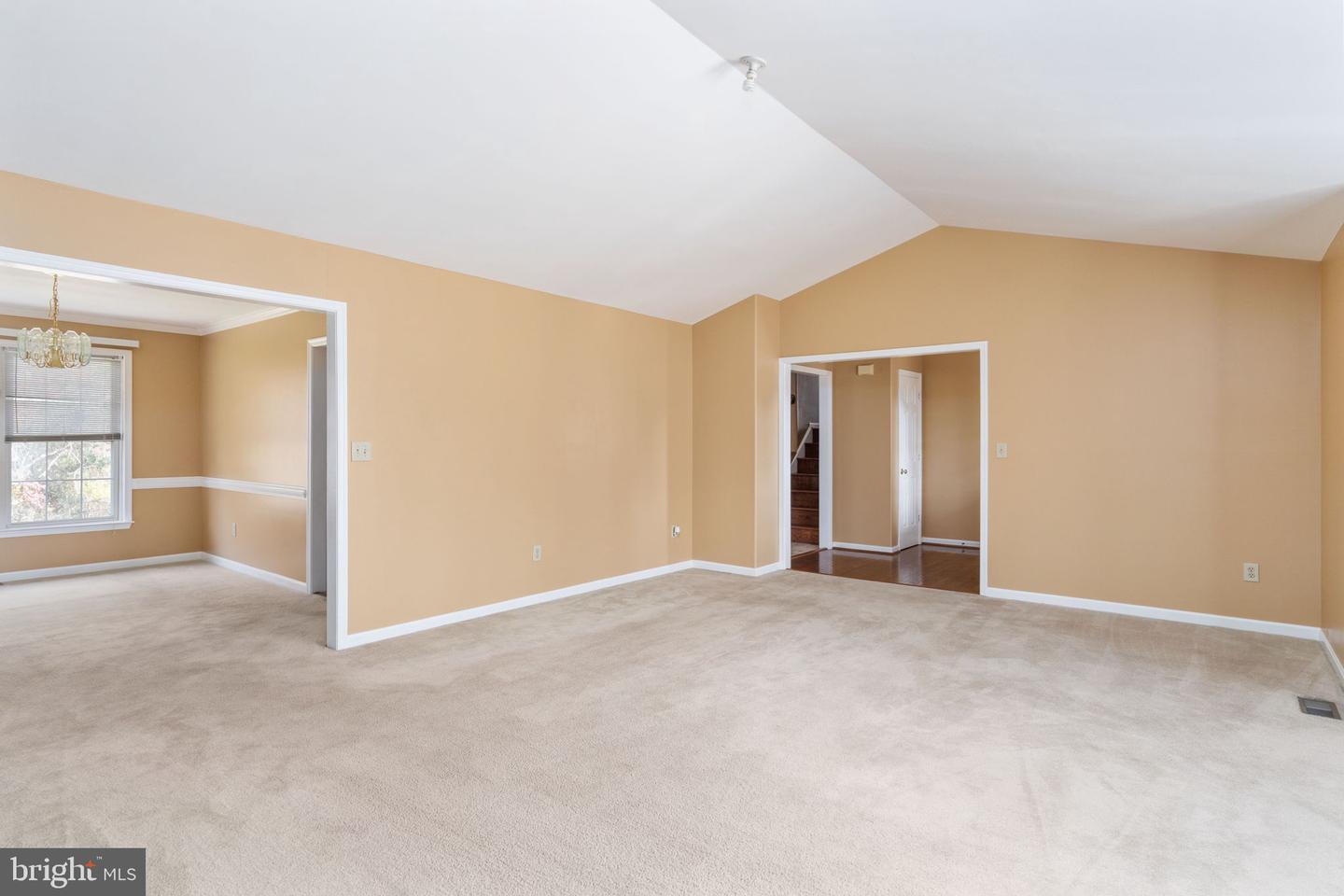 2011 SIERRA DR, FREDERICKSBURG, Virginia 22405, 4 Bedrooms Bedrooms, 13 Rooms Rooms,3 BathroomsBathrooms,Residential,For sale,2011 SIERRA DR,VAST2044128 MLS # VAST2044128