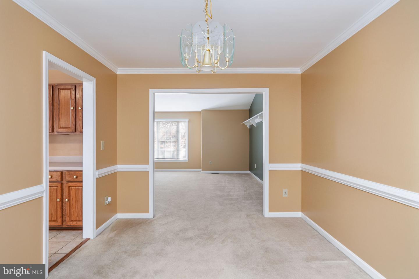 2011 SIERRA DR, FREDERICKSBURG, Virginia 22405, 4 Bedrooms Bedrooms, 13 Rooms Rooms,3 BathroomsBathrooms,Residential,For sale,2011 SIERRA DR,VAST2044128 MLS # VAST2044128