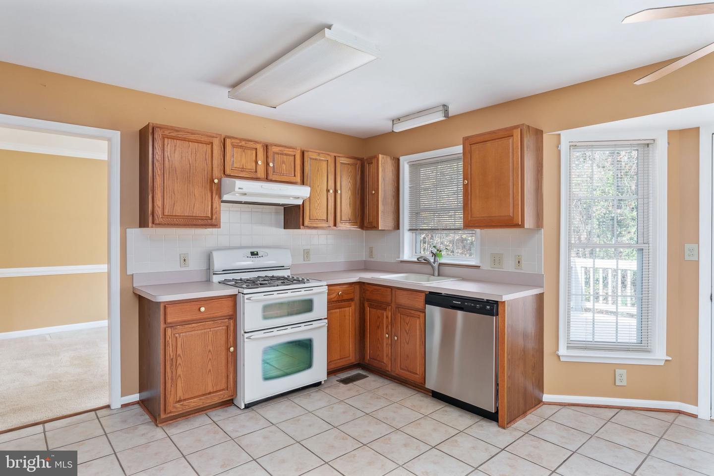 2011 SIERRA DR, FREDERICKSBURG, Virginia 22405, 4 Bedrooms Bedrooms, 13 Rooms Rooms,3 BathroomsBathrooms,Residential,For sale,2011 SIERRA DR,VAST2044128 MLS # VAST2044128