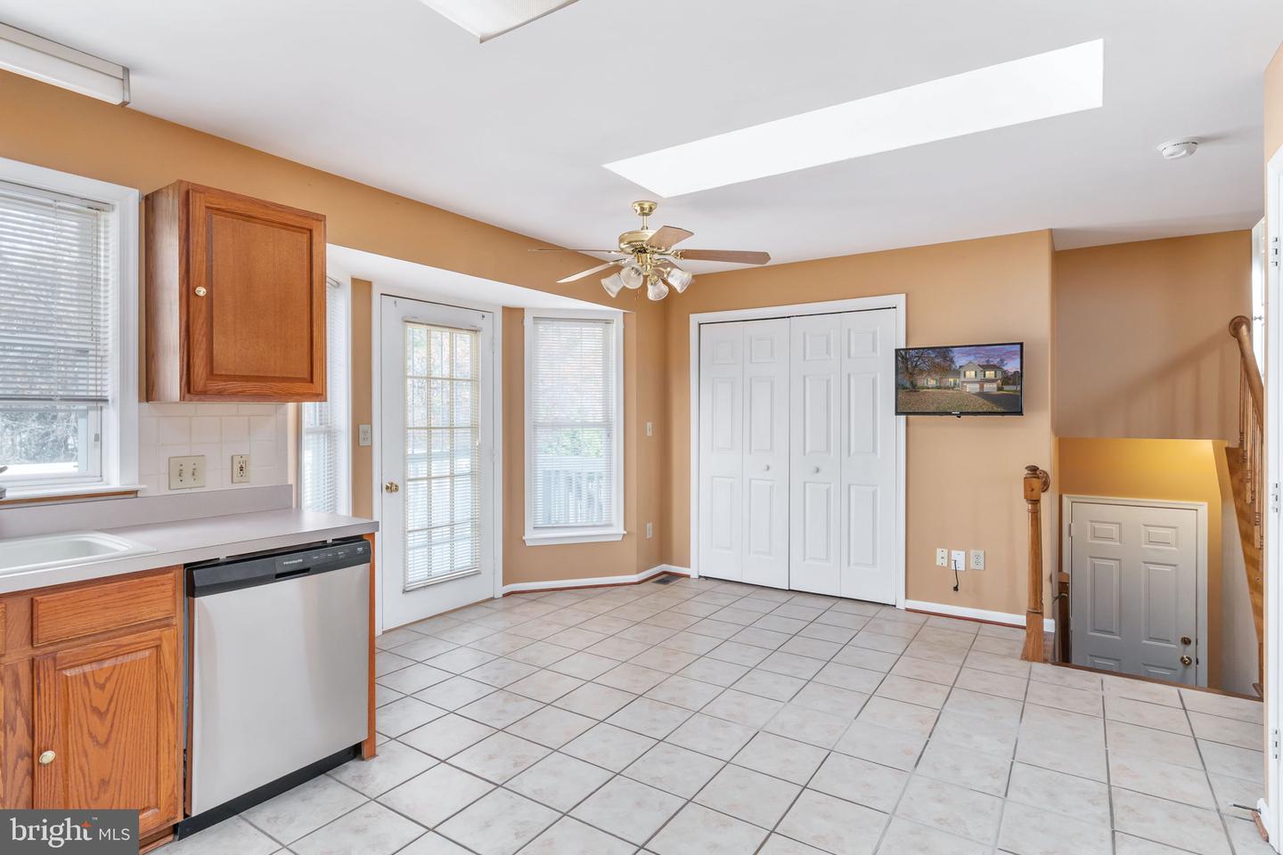 2011 SIERRA DR, FREDERICKSBURG, Virginia 22405, 4 Bedrooms Bedrooms, 13 Rooms Rooms,3 BathroomsBathrooms,Residential,For sale,2011 SIERRA DR,VAST2044128 MLS # VAST2044128