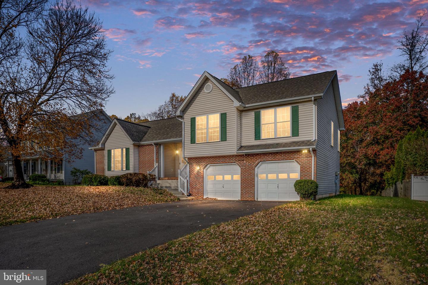 2011 SIERRA DR, FREDERICKSBURG, Virginia 22405, 4 Bedrooms Bedrooms, 13 Rooms Rooms,3 BathroomsBathrooms,Residential,For sale,2011 SIERRA DR,VAST2044128 MLS # VAST2044128