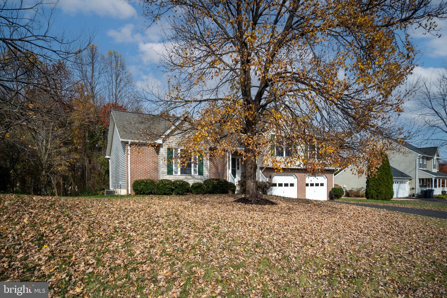 2011 SIERRA DR, FREDERICKSBURG, Virginia 22405, 4 Bedrooms Bedrooms, 13 Rooms Rooms,3 BathroomsBathrooms,Residential,For sale,2011 SIERRA DR,VAST2044128 MLS # VAST2044128