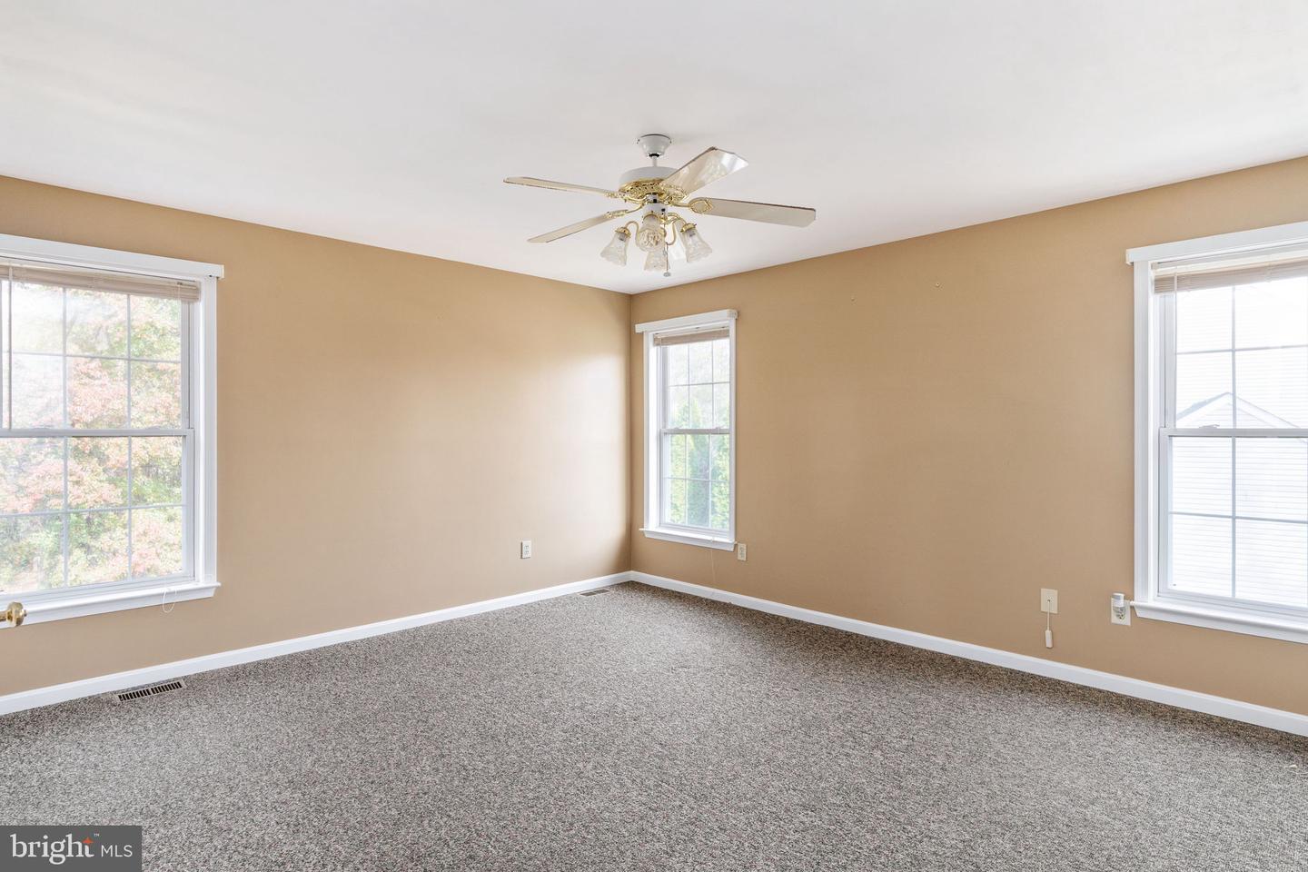 2011 SIERRA DR, FREDERICKSBURG, Virginia 22405, 4 Bedrooms Bedrooms, 13 Rooms Rooms,3 BathroomsBathrooms,Residential,For sale,2011 SIERRA DR,VAST2044128 MLS # VAST2044128