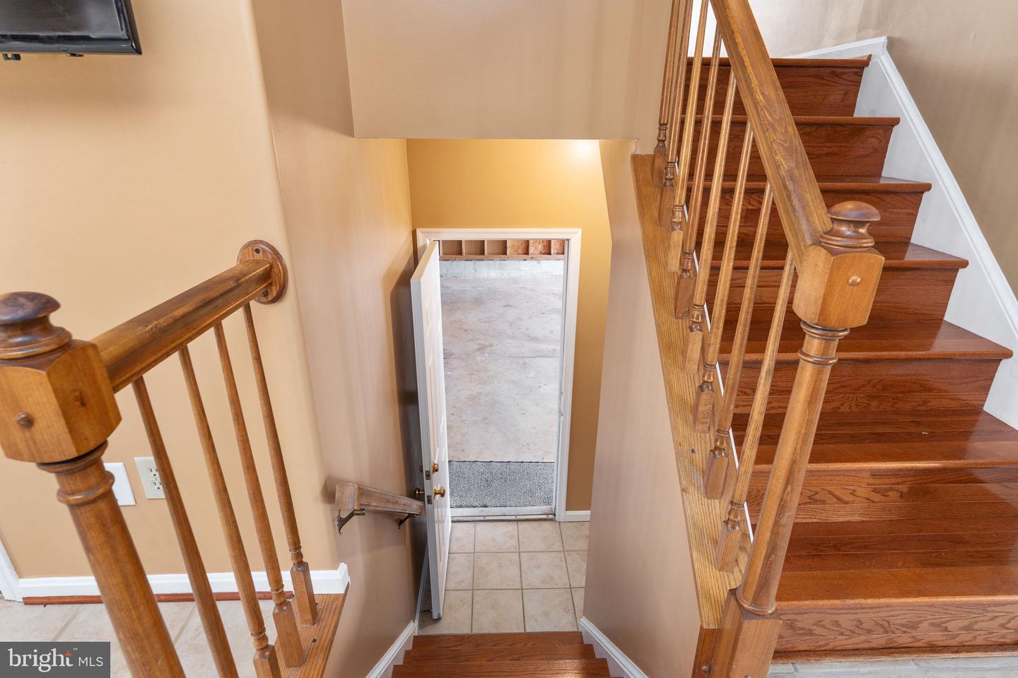 2011 SIERRA DR, FREDERICKSBURG, Virginia 22405, 4 Bedrooms Bedrooms, 13 Rooms Rooms,3 BathroomsBathrooms,Residential,For sale,2011 SIERRA DR,VAST2044128 MLS # VAST2044128