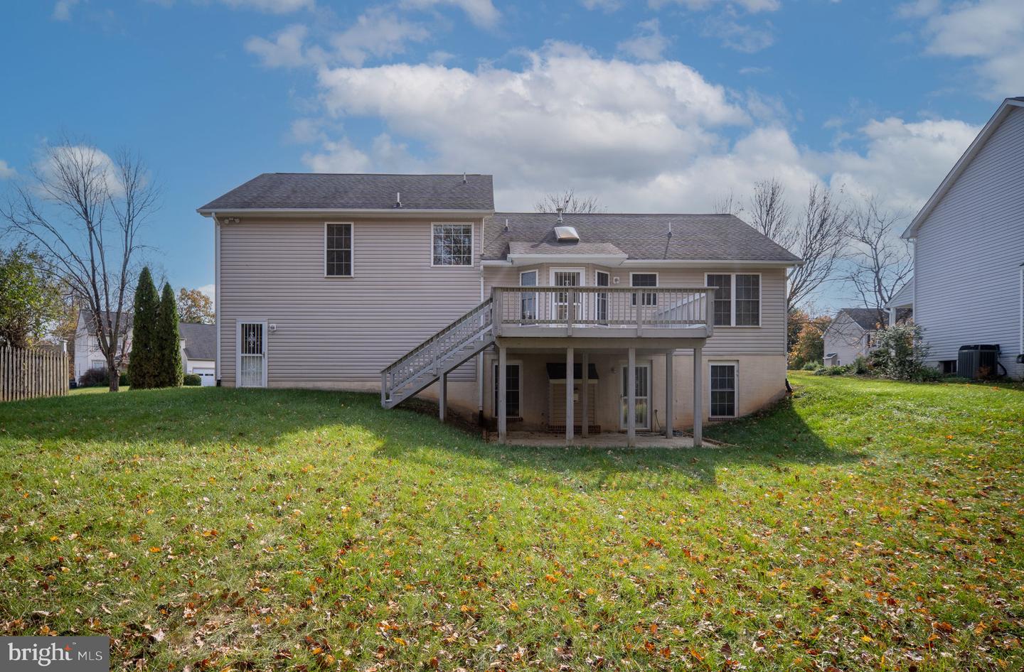 2011 SIERRA DR, FREDERICKSBURG, Virginia 22405, 4 Bedrooms Bedrooms, 13 Rooms Rooms,3 BathroomsBathrooms,Residential,For sale,2011 SIERRA DR,VAST2044128 MLS # VAST2044128