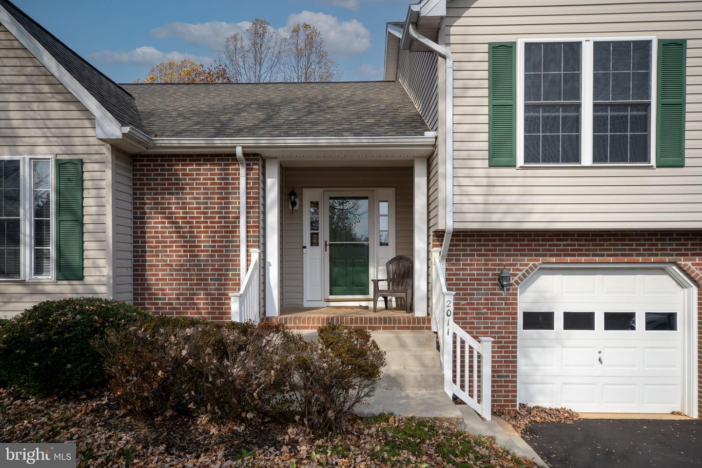 2011 SIERRA DR, FREDERICKSBURG, Virginia 22405, 4 Bedrooms Bedrooms, 13 Rooms Rooms,3 BathroomsBathrooms,Residential,For sale,2011 SIERRA DR,VAST2044128 MLS # VAST2044128