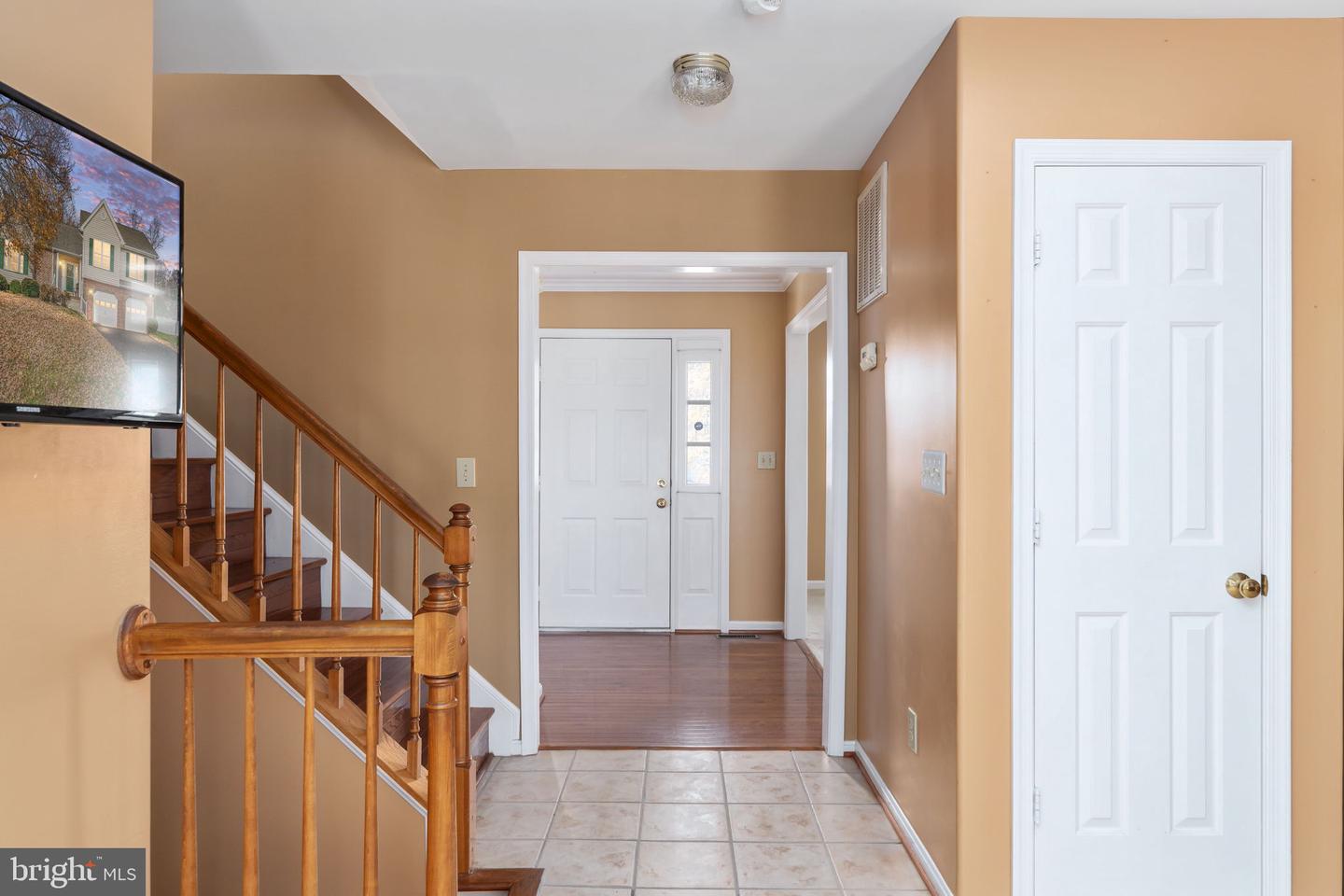 2011 SIERRA DR, FREDERICKSBURG, Virginia 22405, 4 Bedrooms Bedrooms, 13 Rooms Rooms,3 BathroomsBathrooms,Residential,For sale,2011 SIERRA DR,VAST2044128 MLS # VAST2044128