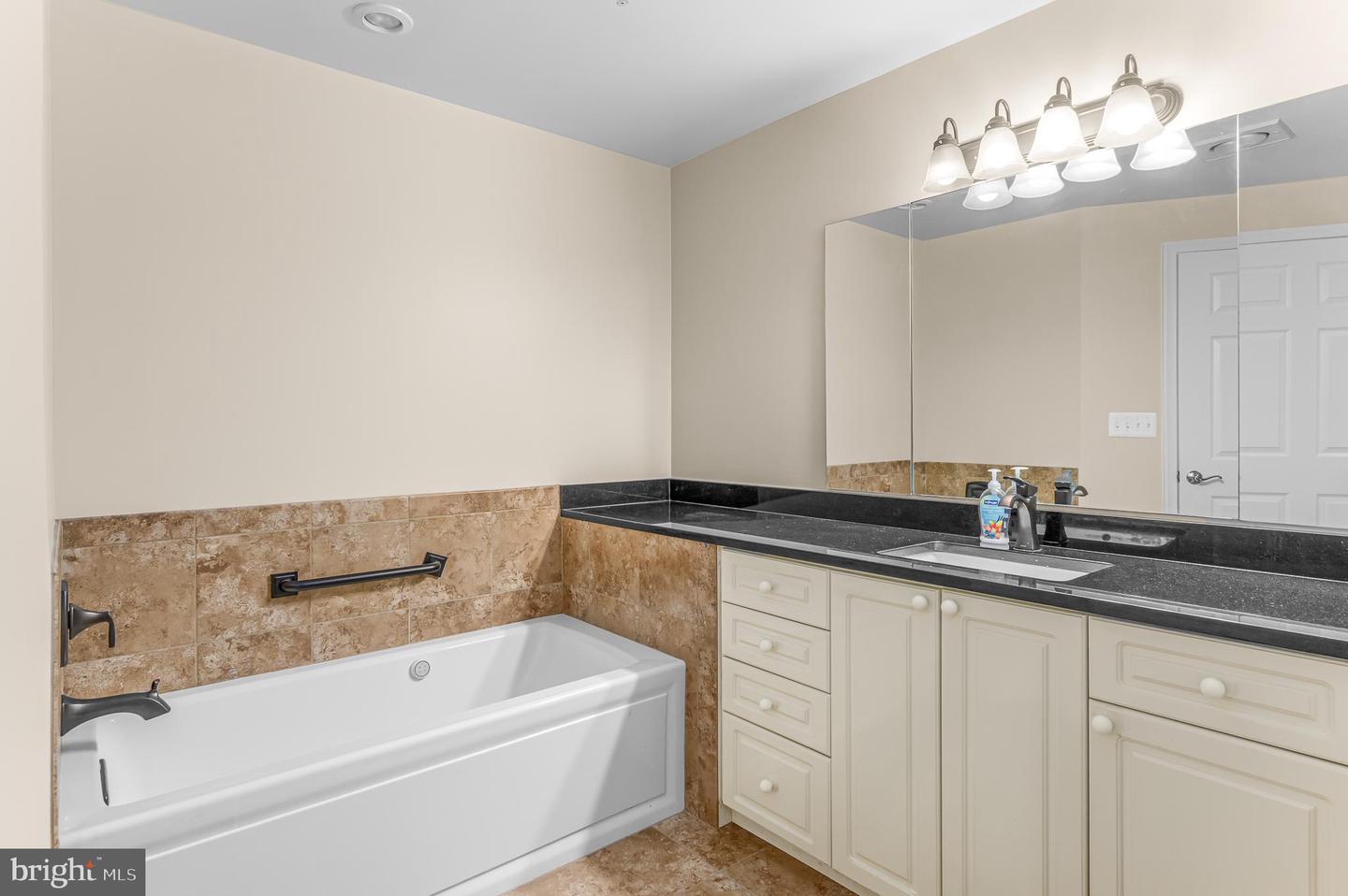 19360 MAGNOLIA GROVE SQ #316, LEESBURG, Virginia 20176, 2 Bedrooms Bedrooms, ,2 BathroomsBathrooms,Residential,For sale,19360 MAGNOLIA GROVE SQ #316,VALO2110854 MLS # VALO2110854