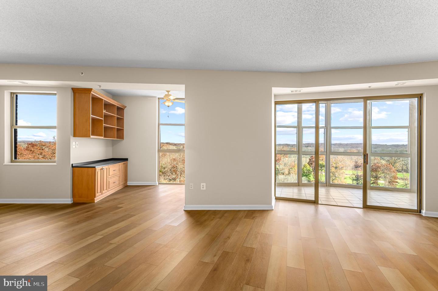 19360 MAGNOLIA GROVE SQ #316, LEESBURG, Virginia 20176, 2 Bedrooms Bedrooms, ,2 BathroomsBathrooms,Residential,For sale,19360 MAGNOLIA GROVE SQ #316,VALO2110854 MLS # VALO2110854