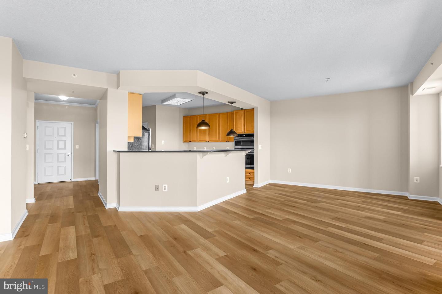 19360 MAGNOLIA GROVE SQ #316, LEESBURG, Virginia 20176, 2 Bedrooms Bedrooms, ,2 BathroomsBathrooms,Residential,For sale,19360 MAGNOLIA GROVE SQ #316,VALO2110854 MLS # VALO2110854