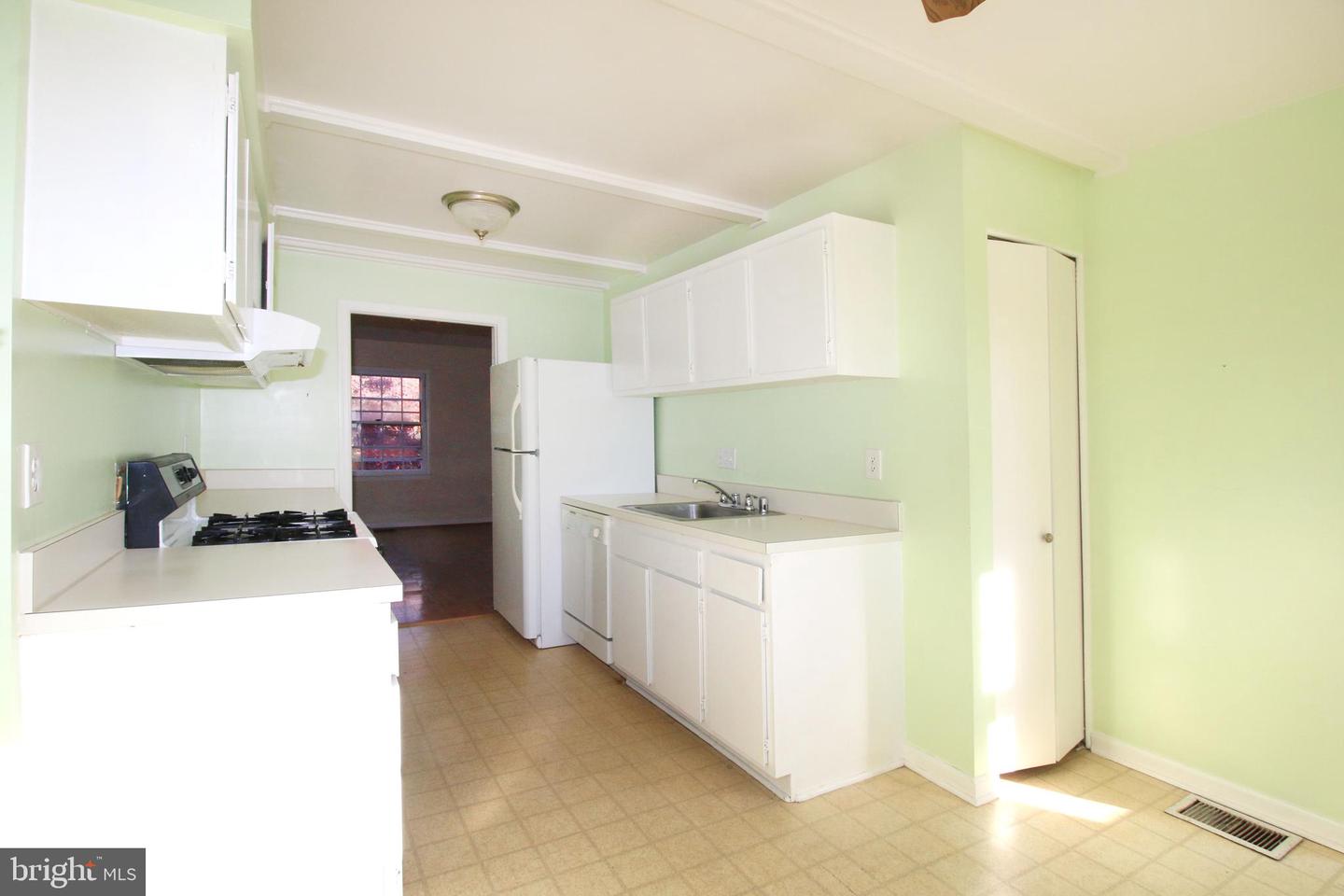 14846 HAYMARKET LN, CENTREVILLE, Virginia 20120, 4 Bedrooms Bedrooms, ,2 BathroomsBathrooms,Residential,For sale,14846 HAYMARKET LN,VAFX2278472 MLS # VAFX2278472