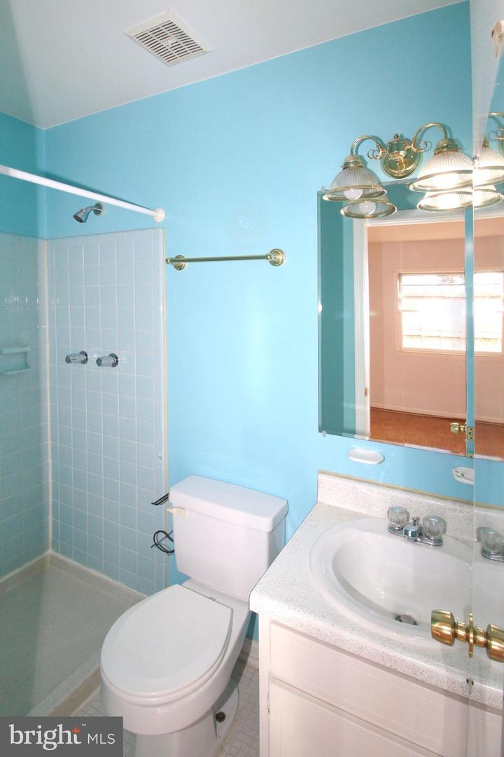 14846 HAYMARKET LN, CENTREVILLE, Virginia 20120, 4 Bedrooms Bedrooms, ,2 BathroomsBathrooms,Residential,For sale,14846 HAYMARKET LN,VAFX2278472 MLS # VAFX2278472