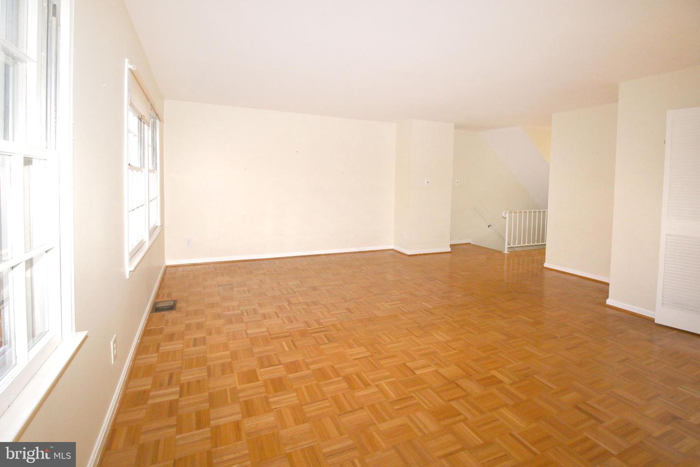 14846 HAYMARKET LN, CENTREVILLE, Virginia 20120, 4 Bedrooms Bedrooms, ,2 BathroomsBathrooms,Residential,For sale,14846 HAYMARKET LN,VAFX2278472 MLS # VAFX2278472