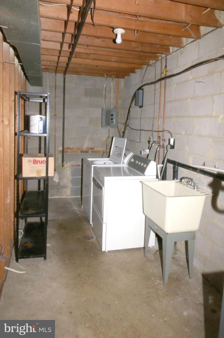 14846 HAYMARKET LN, CENTREVILLE, Virginia 20120, 4 Bedrooms Bedrooms, ,2 BathroomsBathrooms,Residential,For sale,14846 HAYMARKET LN,VAFX2278472 MLS # VAFX2278472