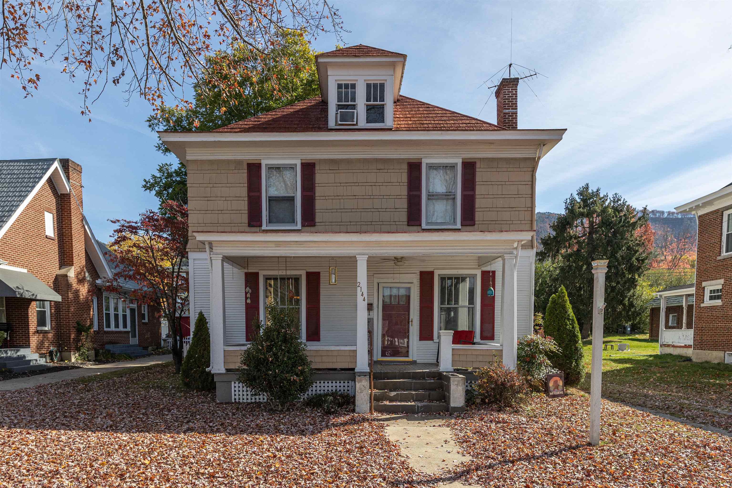 2144 WALNUT AVE, BUENA VISTA, Virginia 24416, 3 Bedrooms Bedrooms, ,2 BathroomsBathrooms,Residential,2144 WALNUT AVE,670904 MLS # 670904 2144 WALNUT AVE, BUENA VISTA, Virginia 24416, 3 Bedrooms Bedrooms, ,2 BathroomsBathrooms,Residential,2144 WALNUT AVE,670904 MLS # 670904