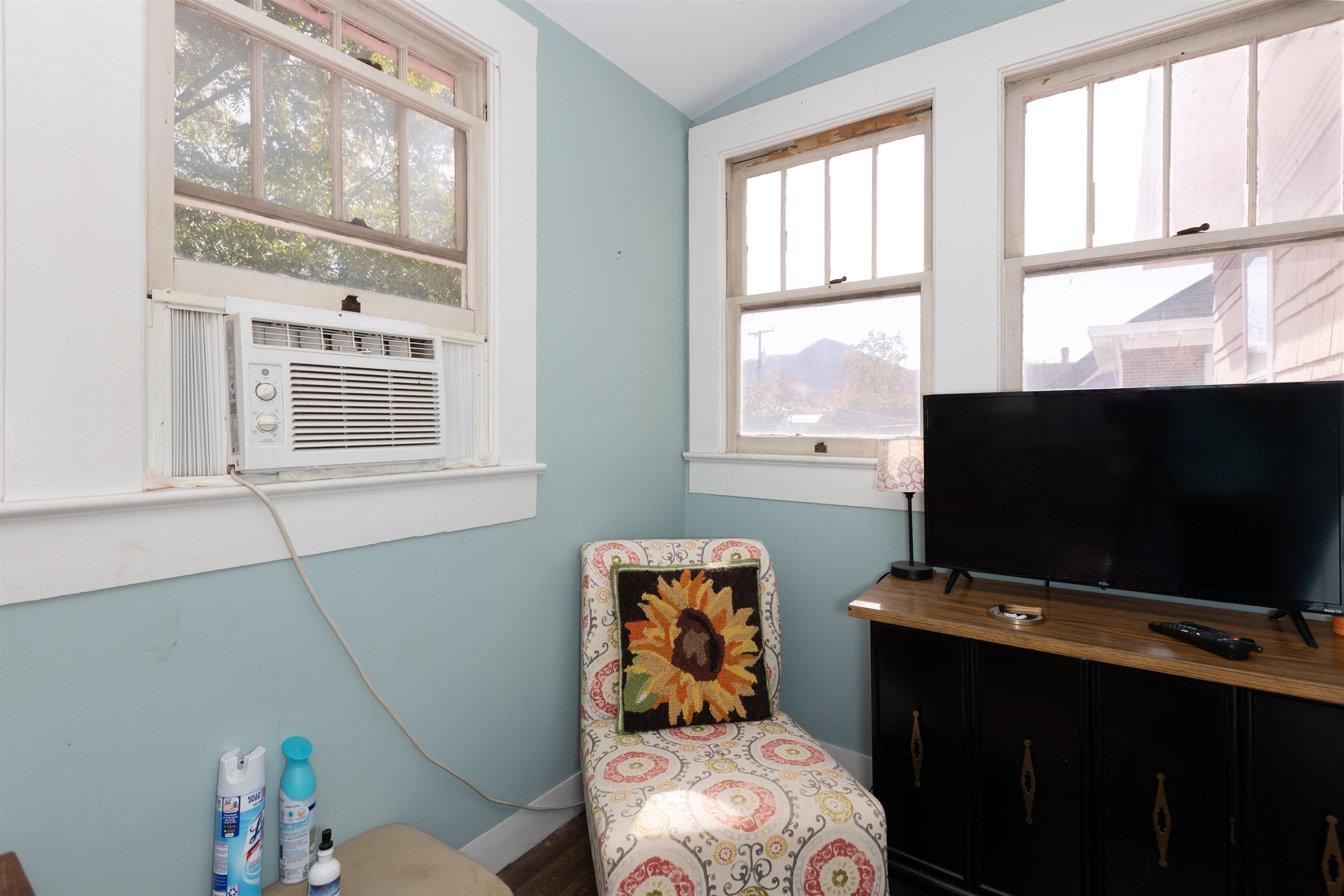 2144 WALNUT AVE, BUENA VISTA, Virginia 24416, 3 Bedrooms Bedrooms, ,2 BathroomsBathrooms,Residential,2144 WALNUT AVE,670904 MLS # 670904 2144 WALNUT AVE, BUENA VISTA, Virginia 24416, 3 Bedrooms Bedrooms, ,2 BathroomsBathrooms,Residential,2144 WALNUT AVE,670904 MLS # 670904