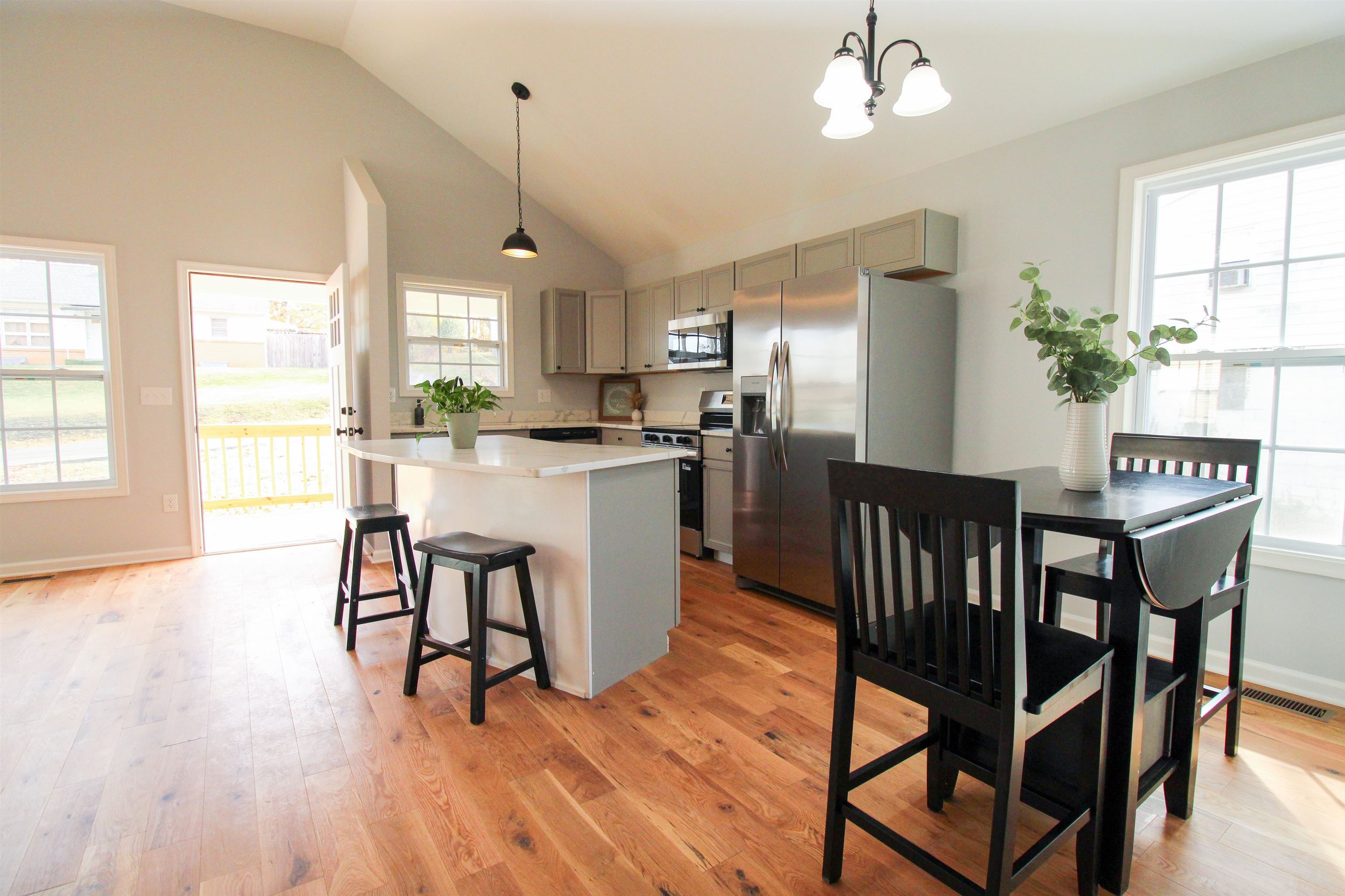 312 N WAVERLY ST, STAUNTON, Virginia 24401, 3 Bedrooms Bedrooms, ,2 BathroomsBathrooms,Residential,312 N WAVERLY ST,670905 MLS # 670905