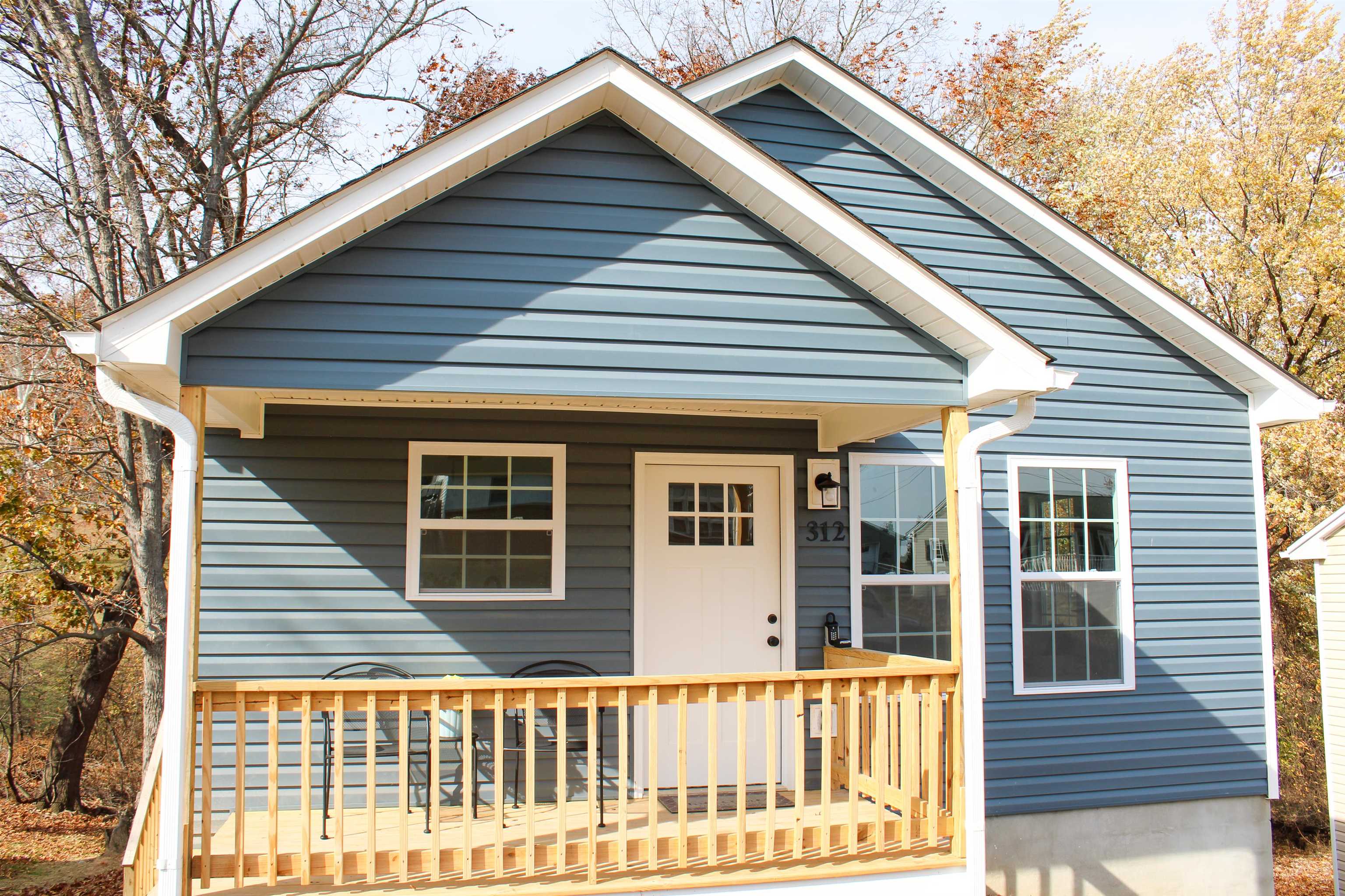 312 N WAVERLY ST, STAUNTON, Virginia 24401, 3 Bedrooms Bedrooms, ,2 BathroomsBathrooms,Residential,312 N WAVERLY ST,670905 MLS # 670905