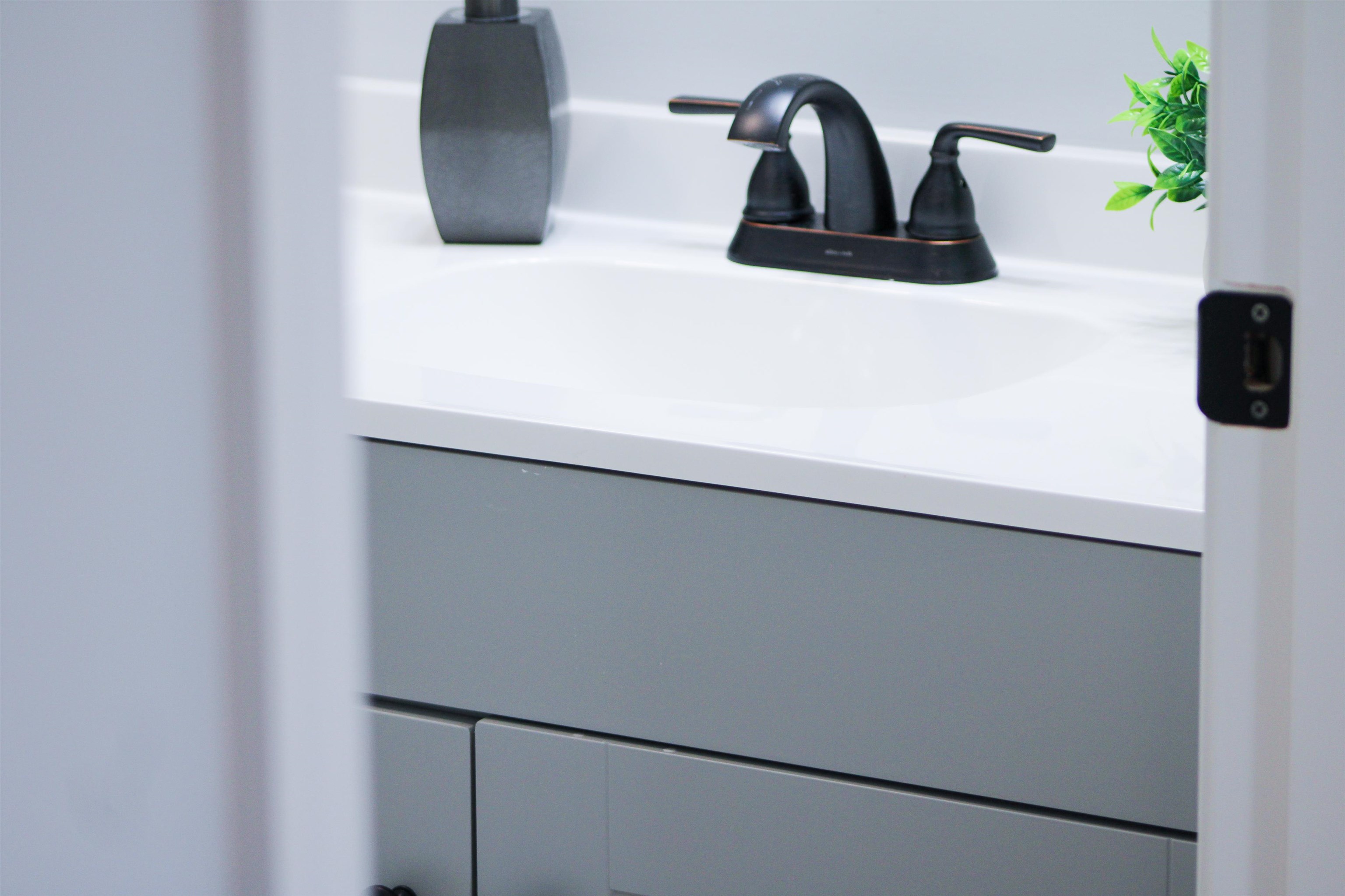 312 N WAVERLY ST, STAUNTON, Virginia 24401, 3 Bedrooms Bedrooms, ,2 BathroomsBathrooms,Residential,312 N WAVERLY ST,670905 MLS # 670905