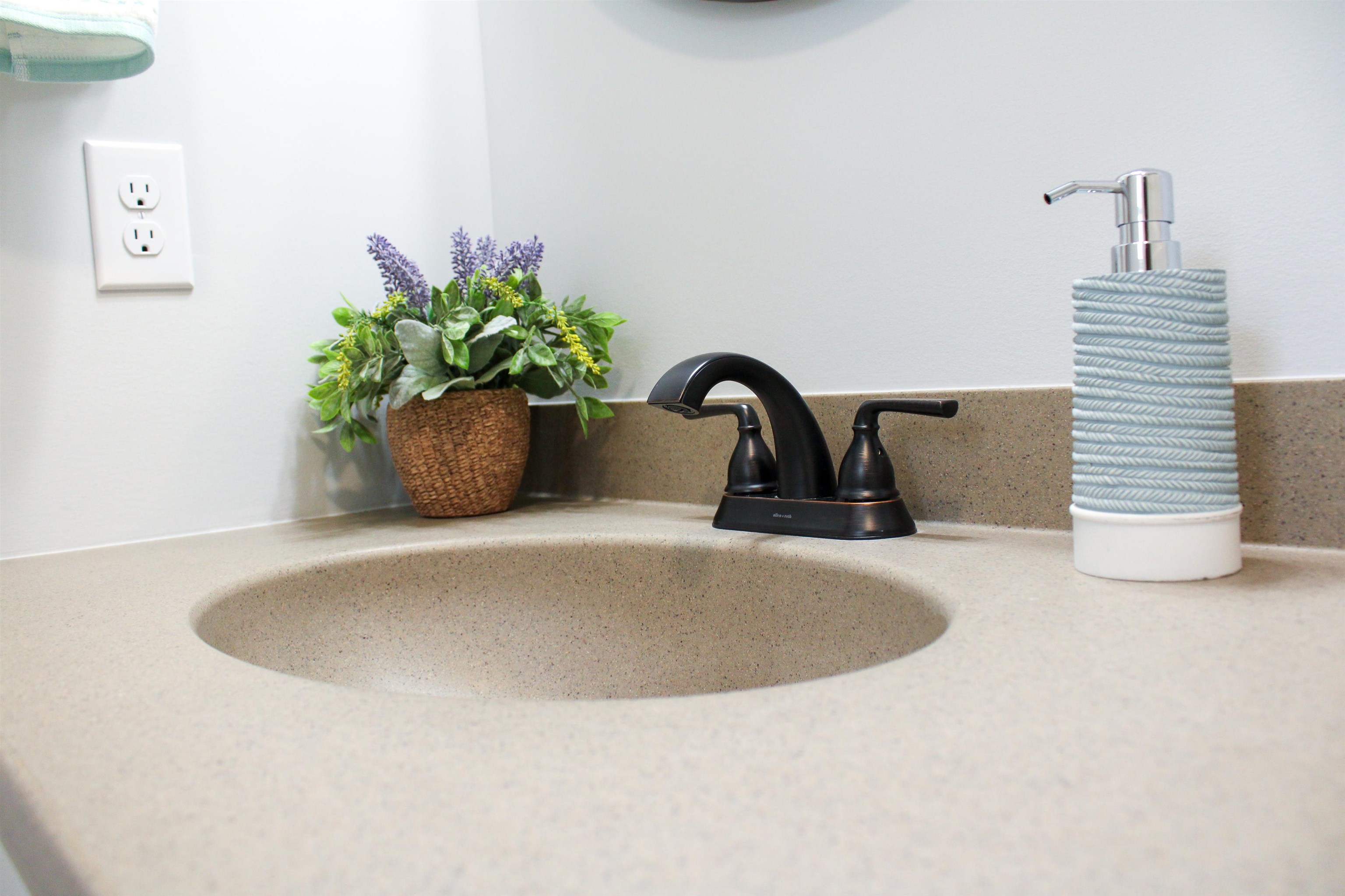 312 N WAVERLY ST, STAUNTON, Virginia 24401, 3 Bedrooms Bedrooms, ,2 BathroomsBathrooms,Residential,312 N WAVERLY ST,670905 MLS # 670905