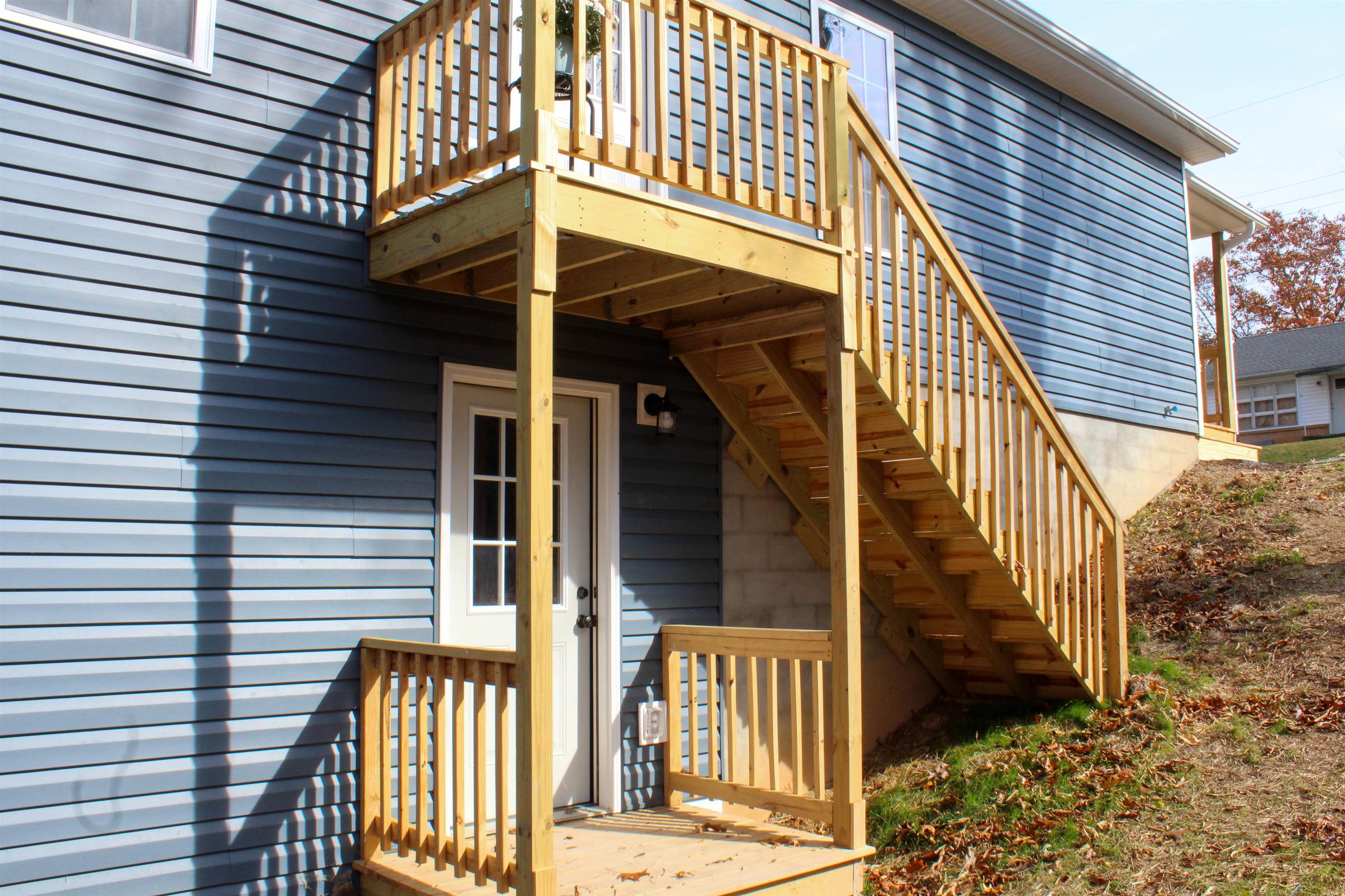 312 N WAVERLY ST, STAUNTON, Virginia 24401, 3 Bedrooms Bedrooms, ,2 BathroomsBathrooms,Residential,312 N WAVERLY ST,670905 MLS # 670905