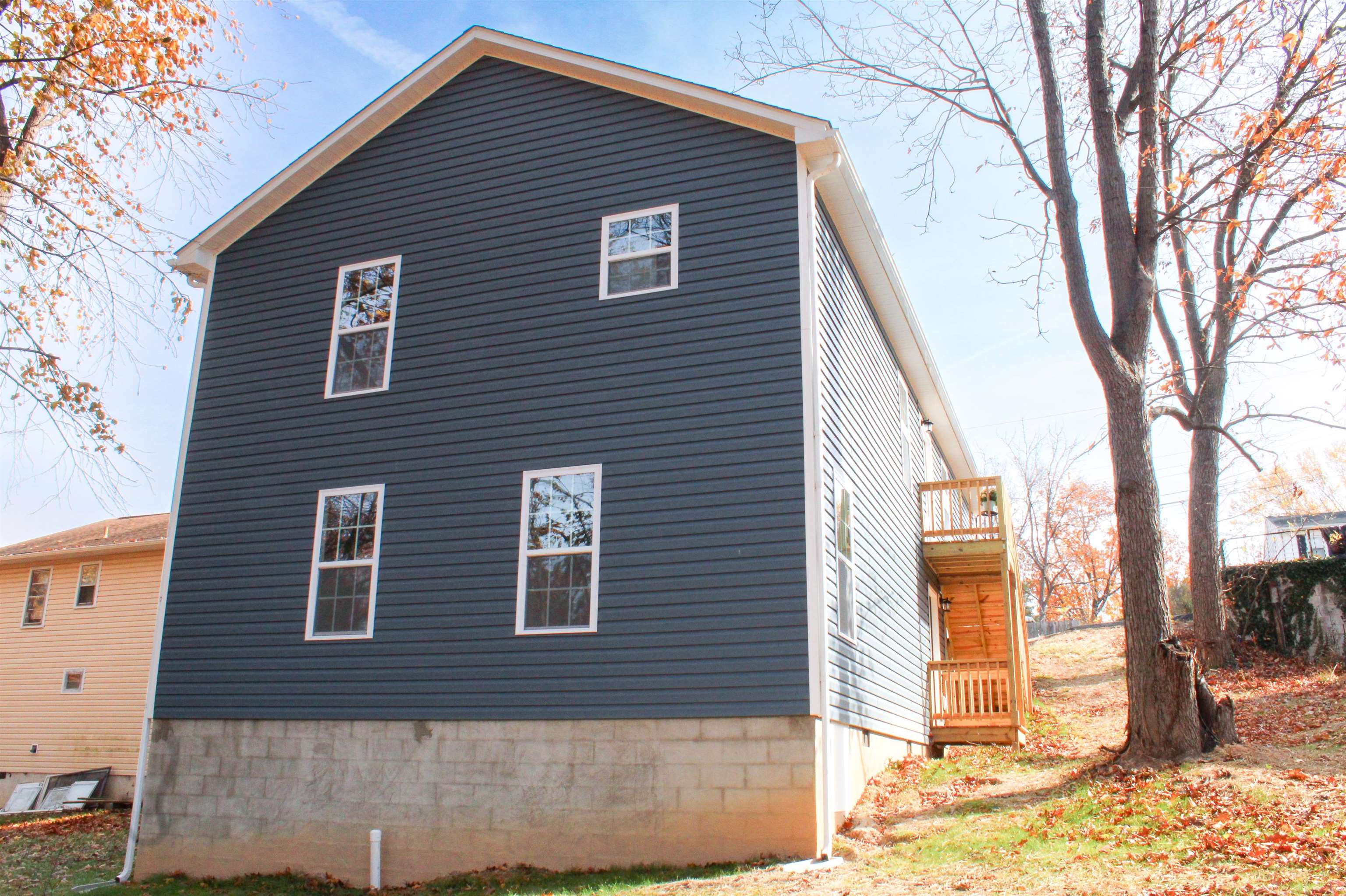 312 N WAVERLY ST, STAUNTON, Virginia 24401, 3 Bedrooms Bedrooms, ,2 BathroomsBathrooms,Residential,312 N WAVERLY ST,670905 MLS # 670905