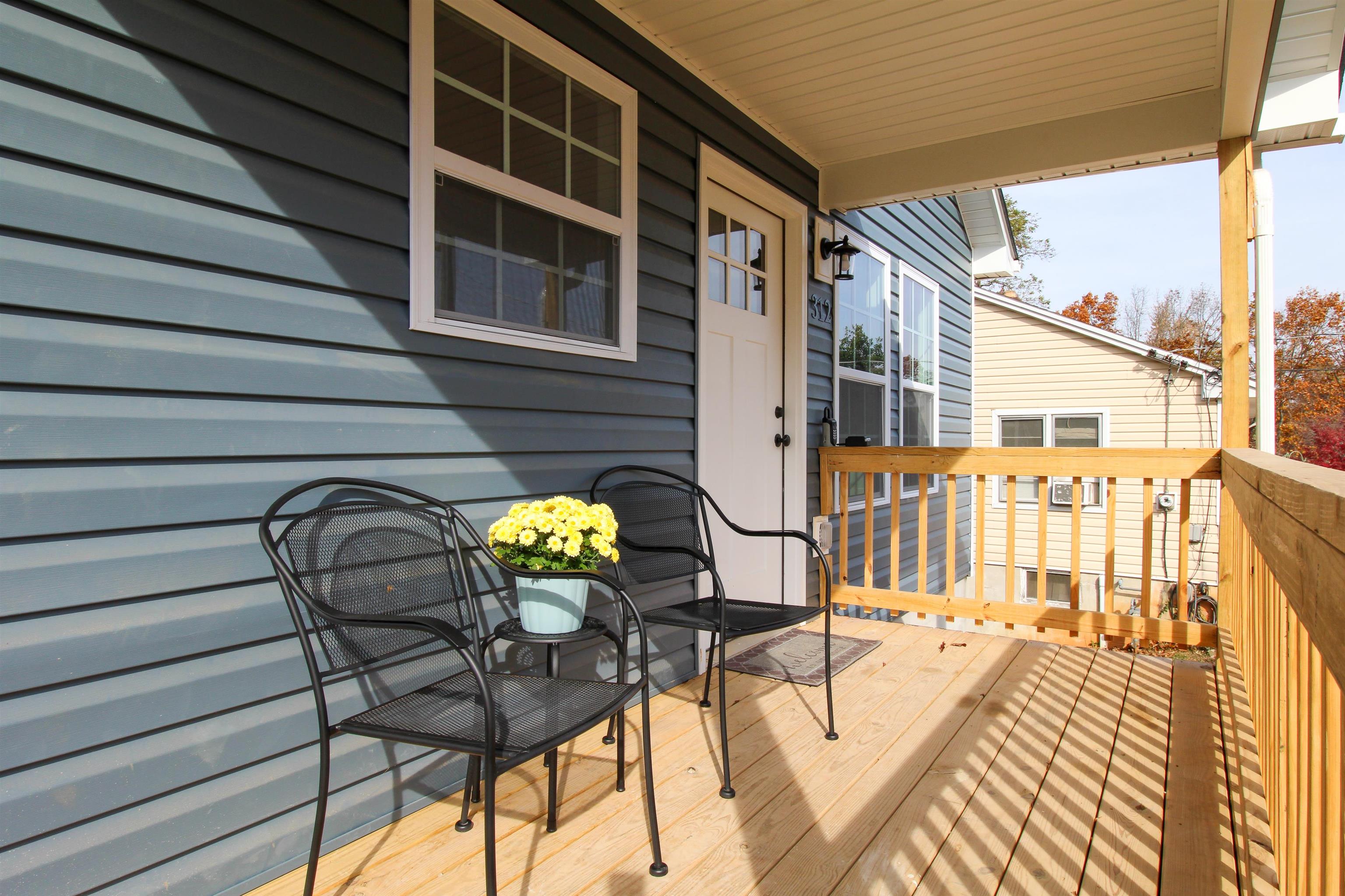 312 N WAVERLY ST, STAUNTON, Virginia 24401, 3 Bedrooms Bedrooms, ,2 BathroomsBathrooms,Residential,312 N WAVERLY ST,670905 MLS # 670905