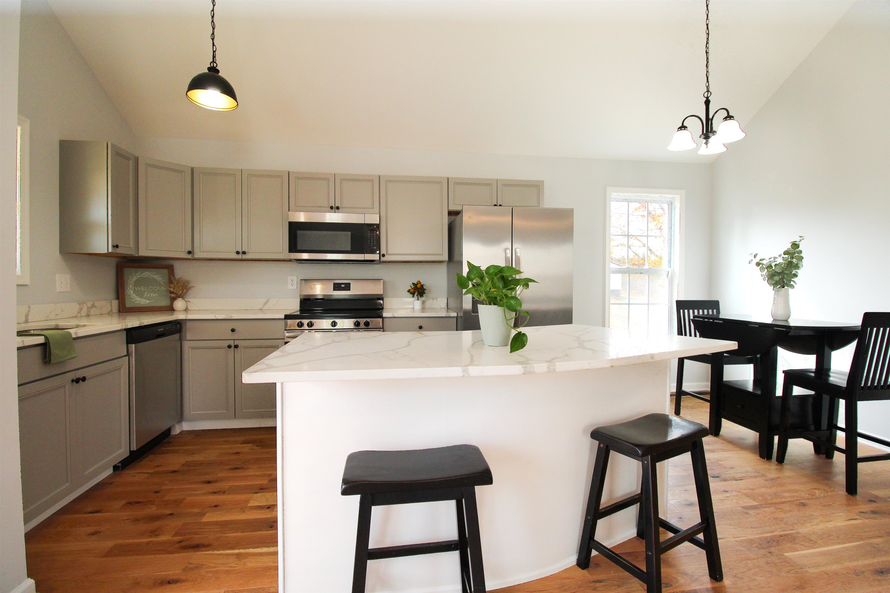 312 N WAVERLY ST, STAUNTON, Virginia 24401, 3 Bedrooms Bedrooms, ,2 BathroomsBathrooms,Residential,312 N WAVERLY ST,670905 MLS # 670905