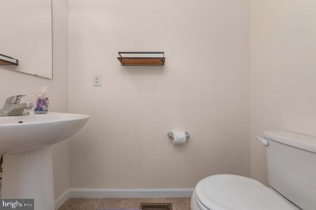 2082 MALLARD LN, LOCUST GROVE, Virginia 22508, 4 Bedrooms Bedrooms, 7 Rooms Rooms,2 BathroomsBathrooms,Residential,For sale,2082 MALLARD LN,VAOR2012632 MLS # VAOR2012632