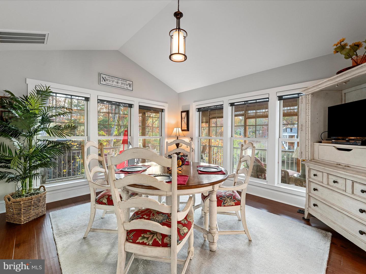 1083 LAKEVIEW DR, CROSS JUNCTION, Virginia 22625, 3 Bedrooms Bedrooms, ,2 BathroomsBathrooms,Residential,For sale,1083 LAKEVIEW DR,VAFV2037678 MLS # VAFV2037678