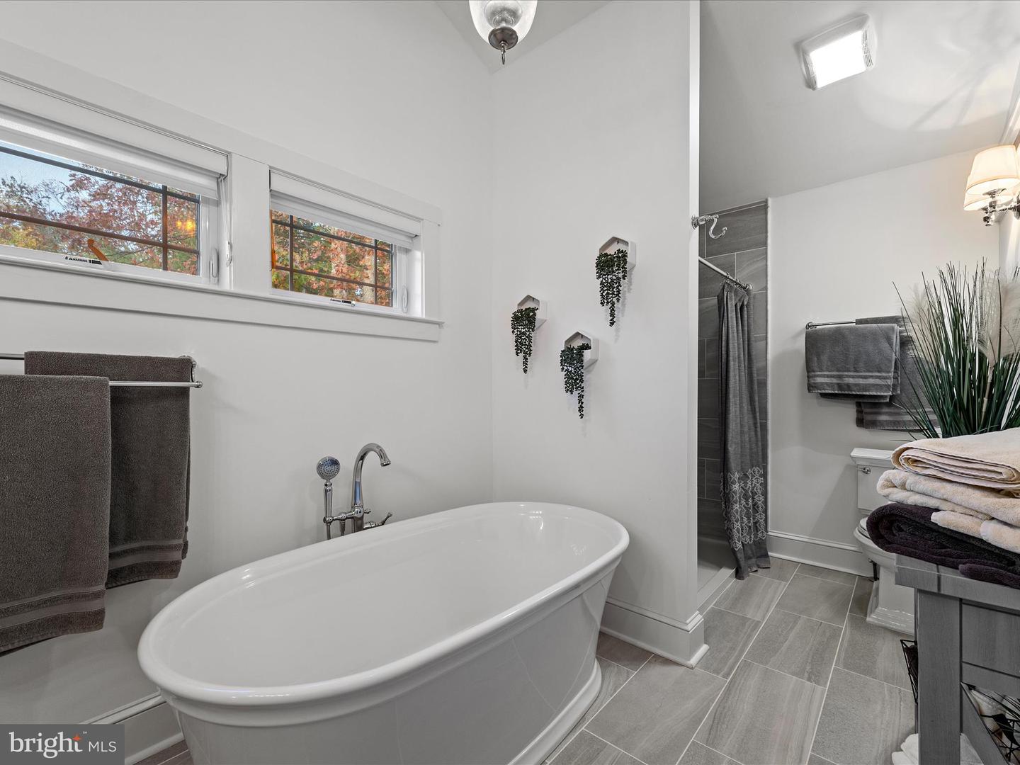 1083 LAKEVIEW DR, CROSS JUNCTION, Virginia 22625, 3 Bedrooms Bedrooms, ,2 BathroomsBathrooms,Residential,For sale,1083 LAKEVIEW DR,VAFV2037678 MLS # VAFV2037678